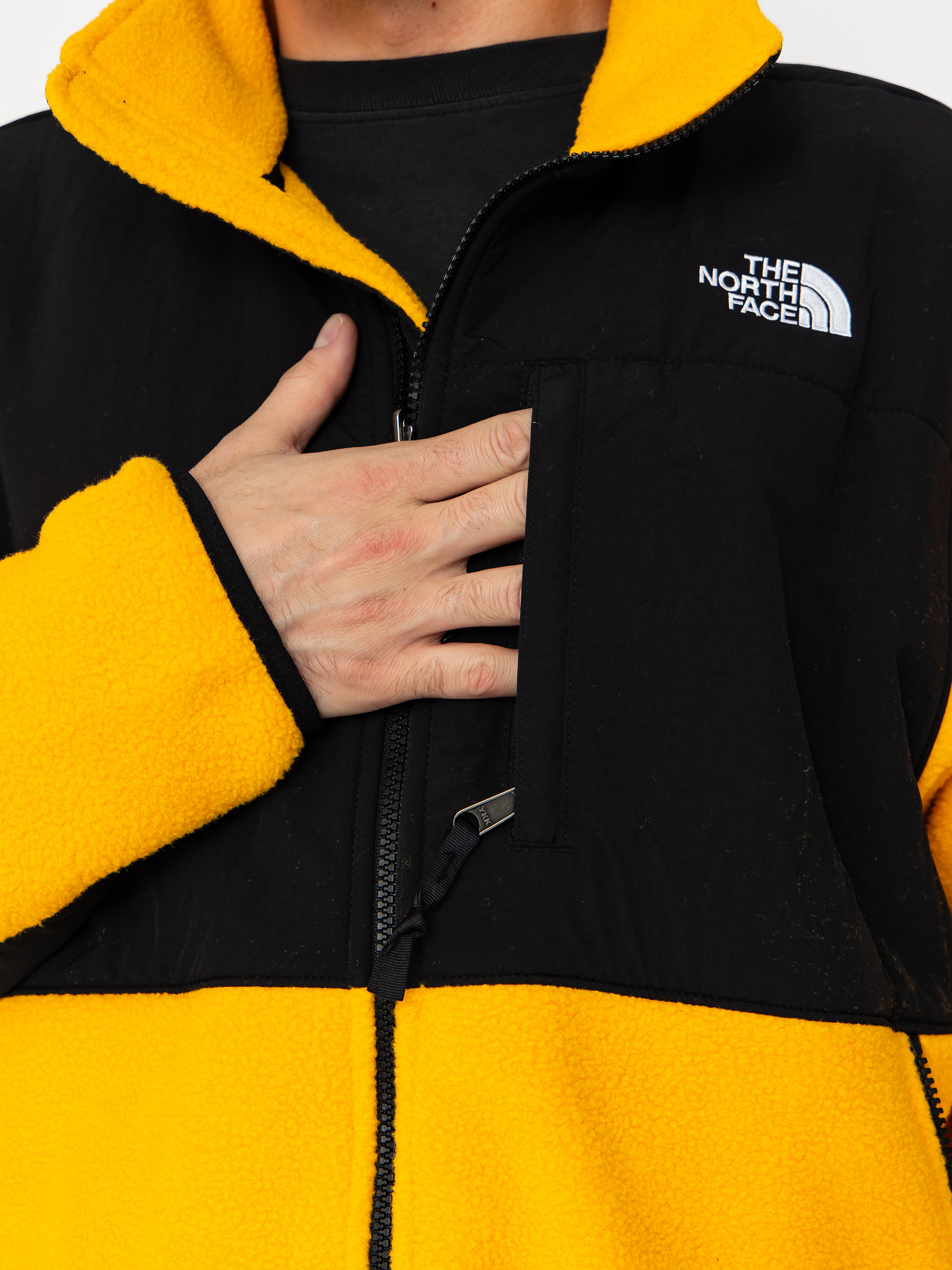Geacă The North Face Retro Denali (summit gold/tnf black)
