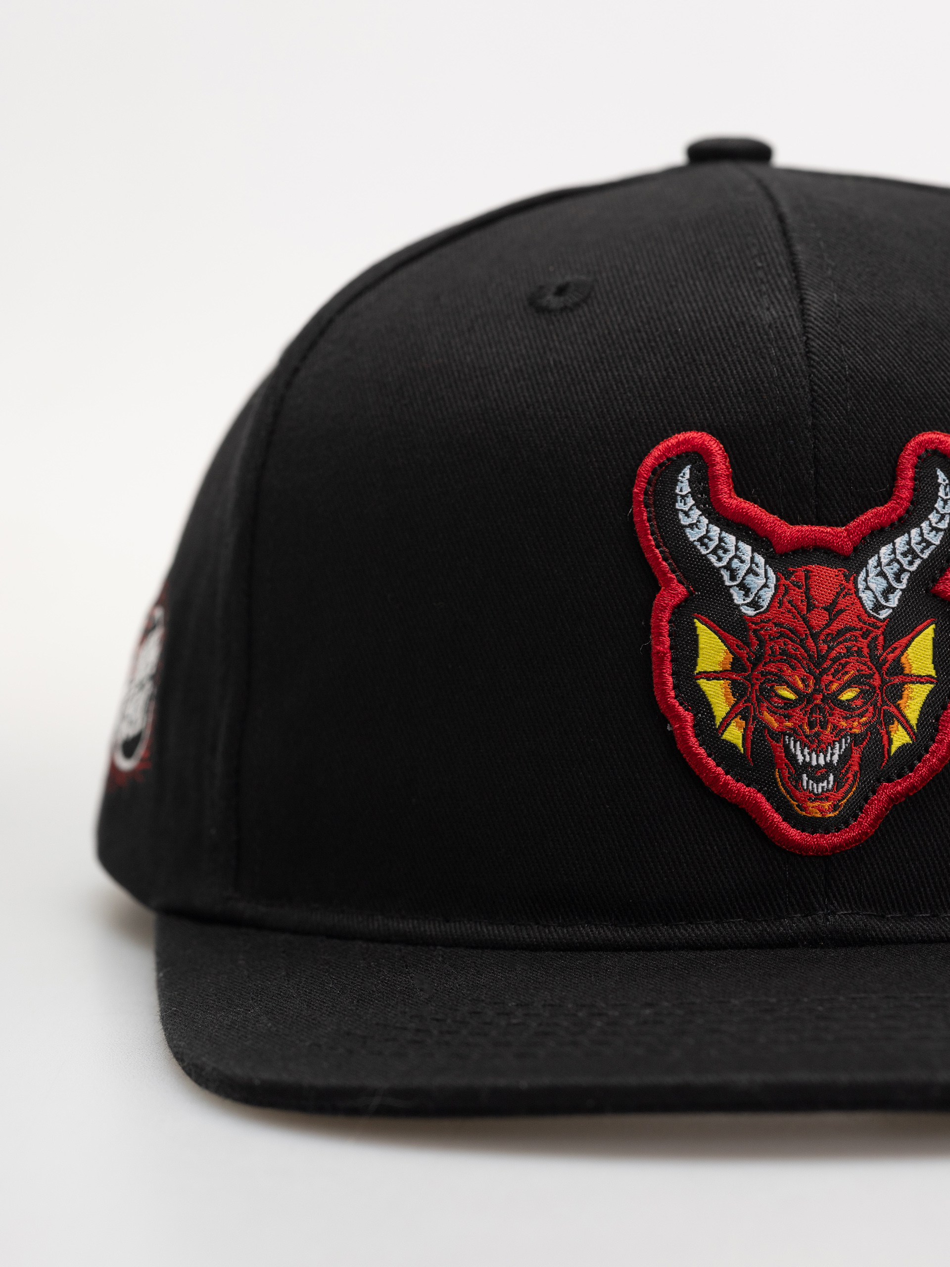 Șapcă Santa Cruz X Stranger Things Hellfire Club Snapback Structured Hat (black)