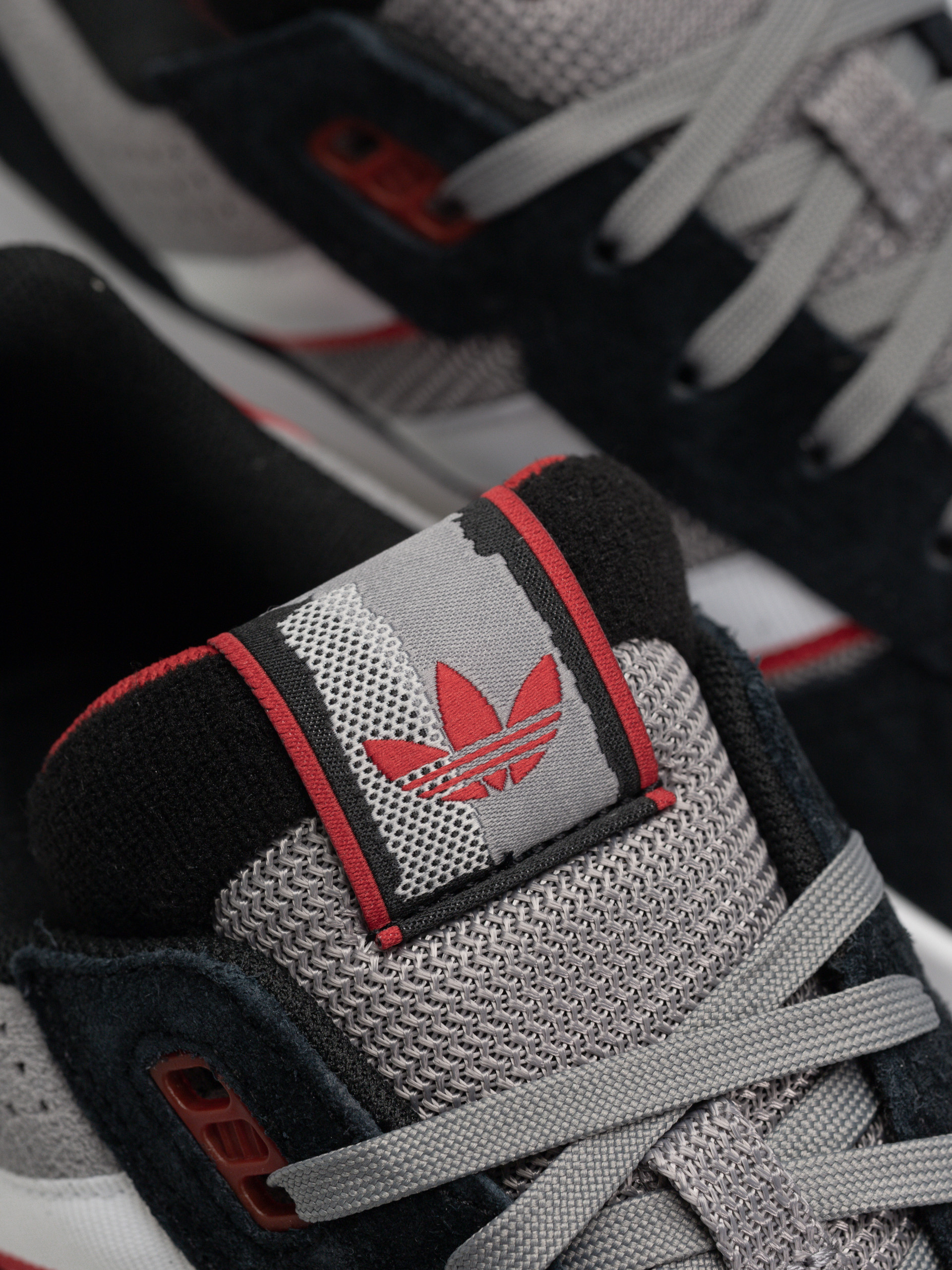 Pantofi adidas Tekkira Cup (cblack/ftwwht/betsca)