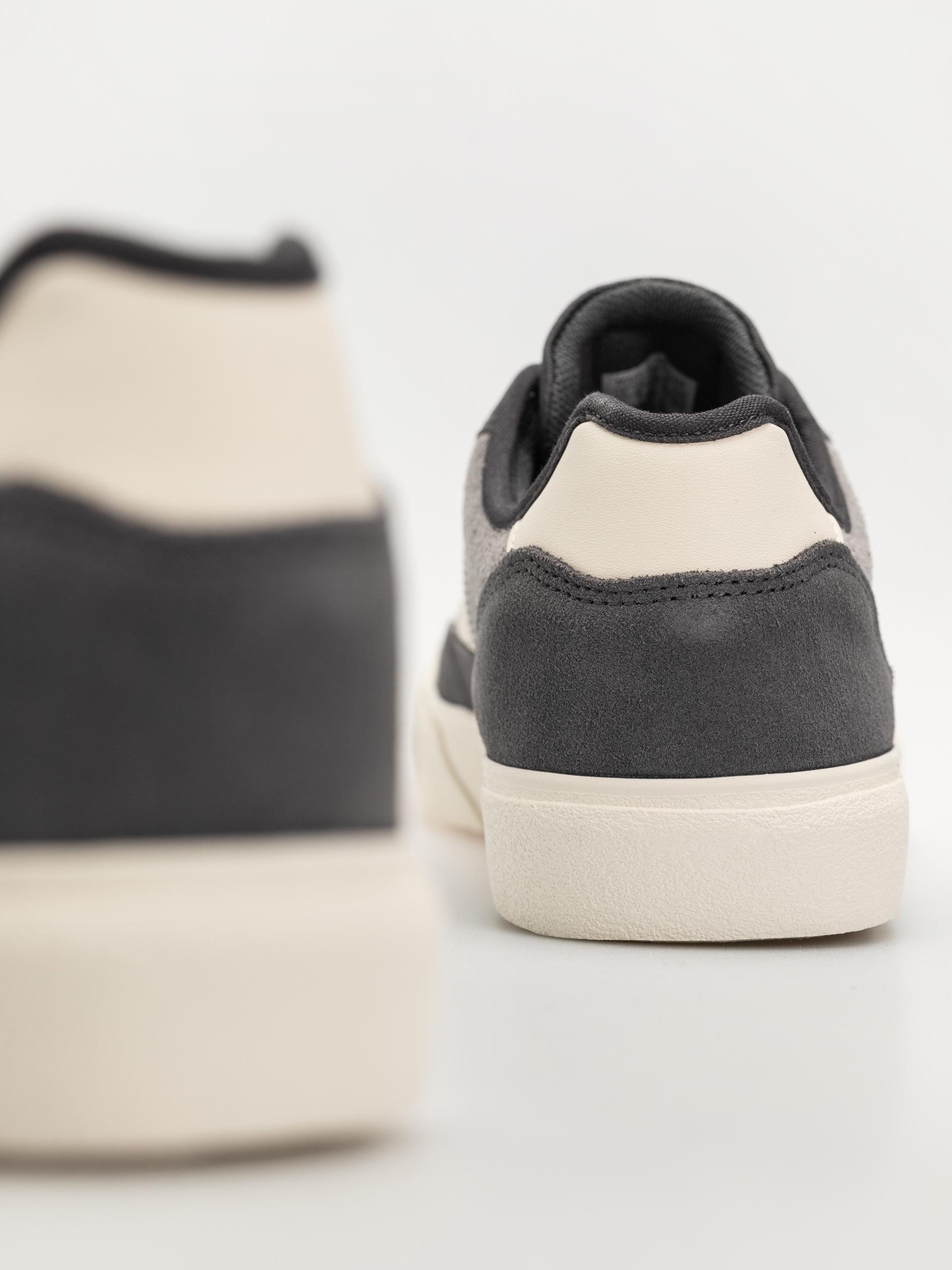 Pantofi adidas Court Tns Premiere (grethr/cwhite/gresix)