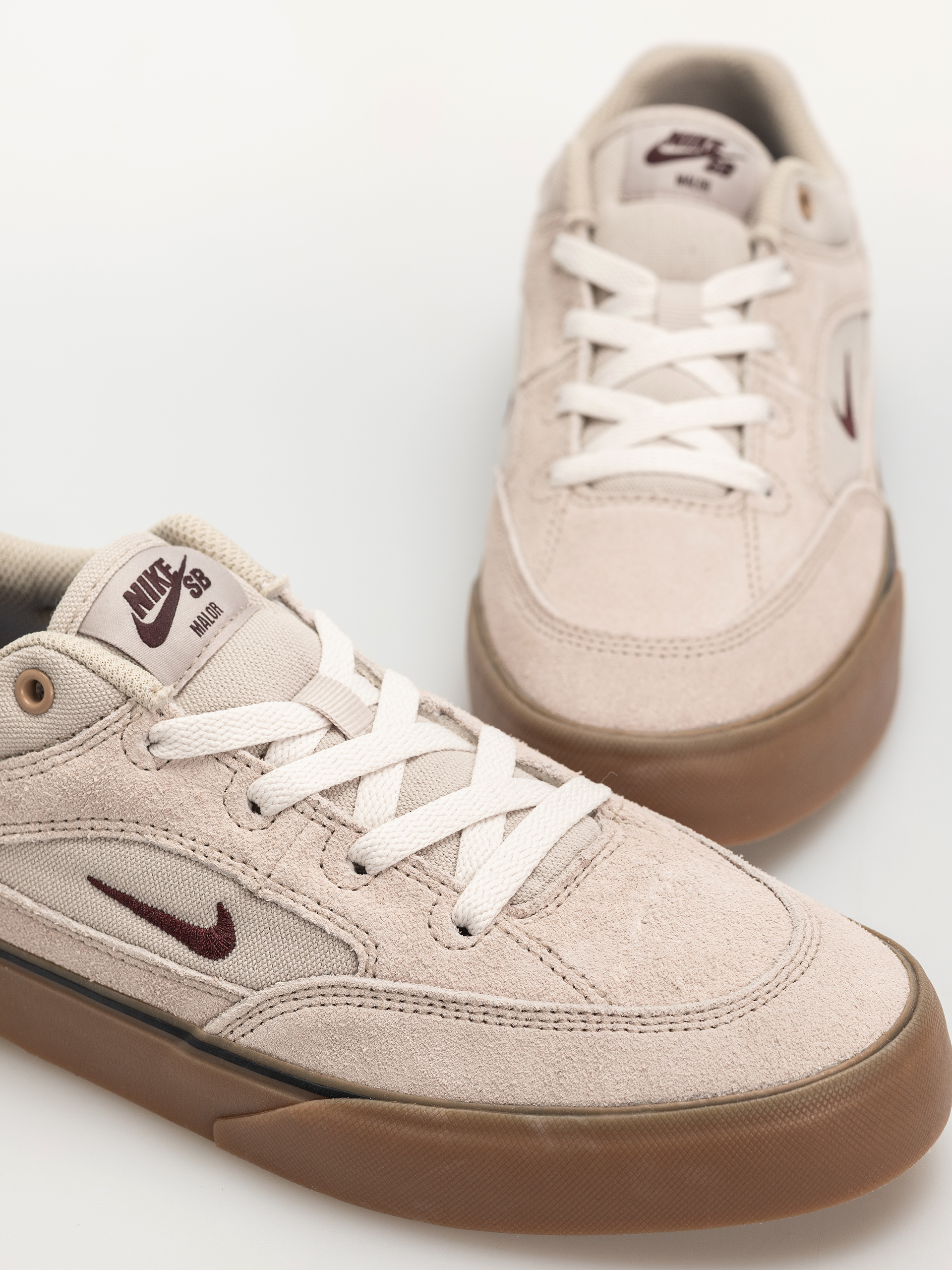 Pantofi Nike SB Malor (cream ii/burgundy crush phantom)