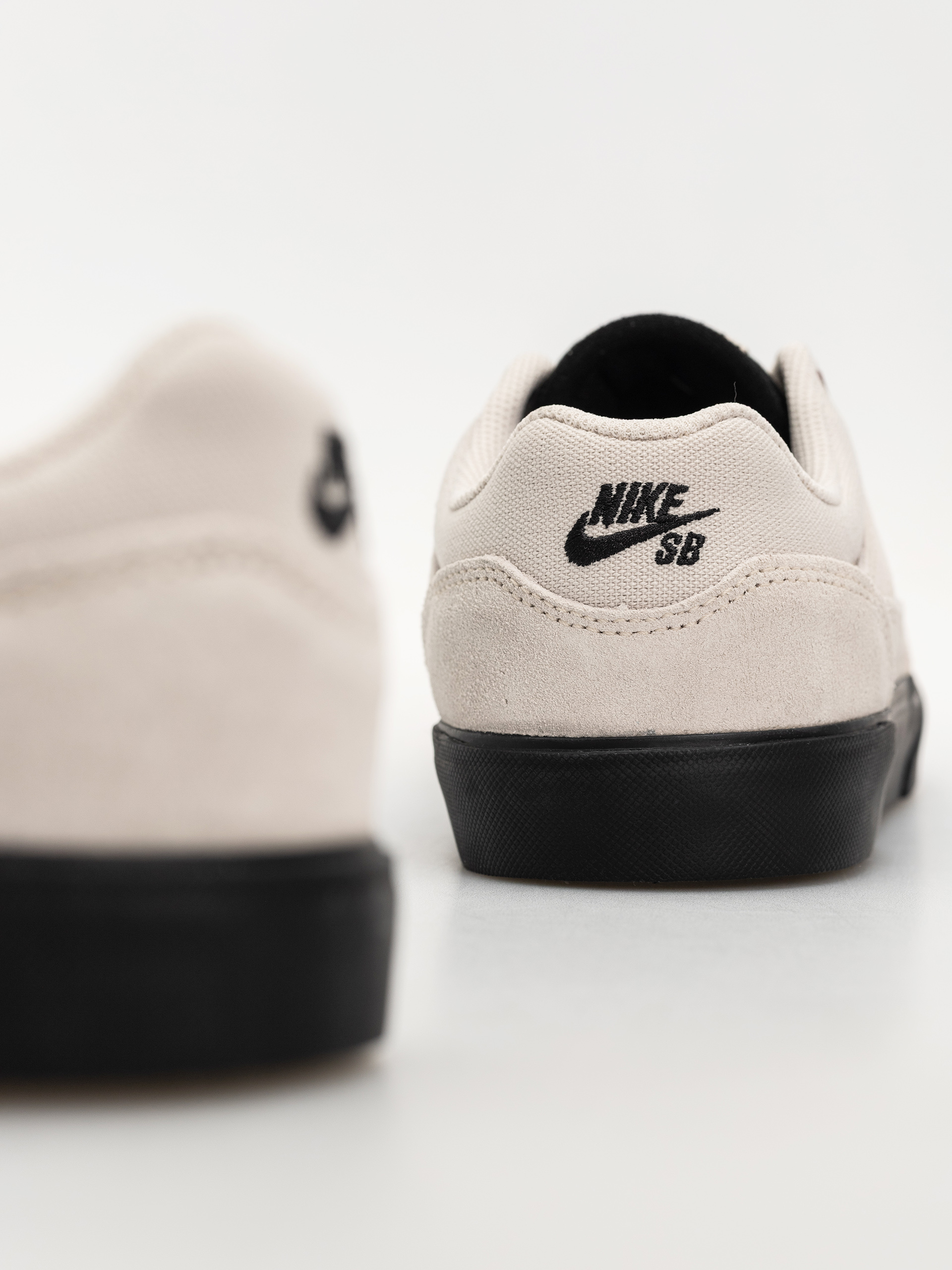 Pantofi Nike SB Malor (lt orewood brn/team red black)