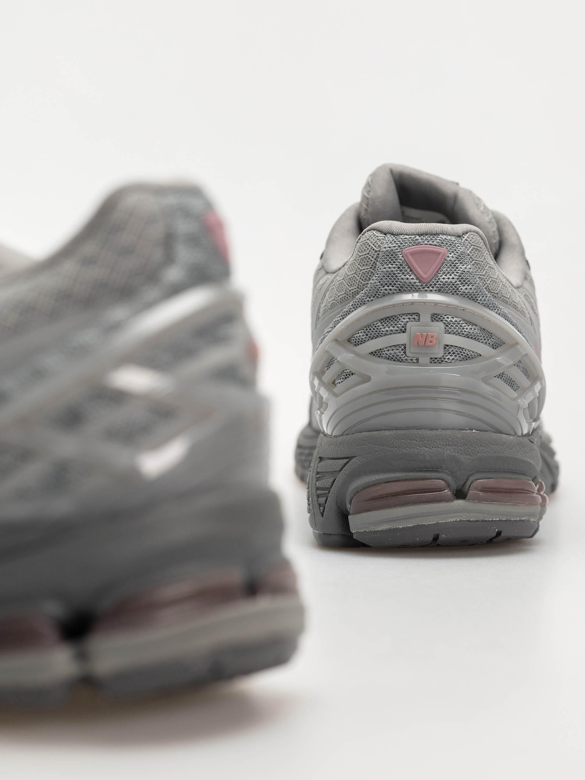 Pantofi New Balance 1906 (slate grey/rosewood)