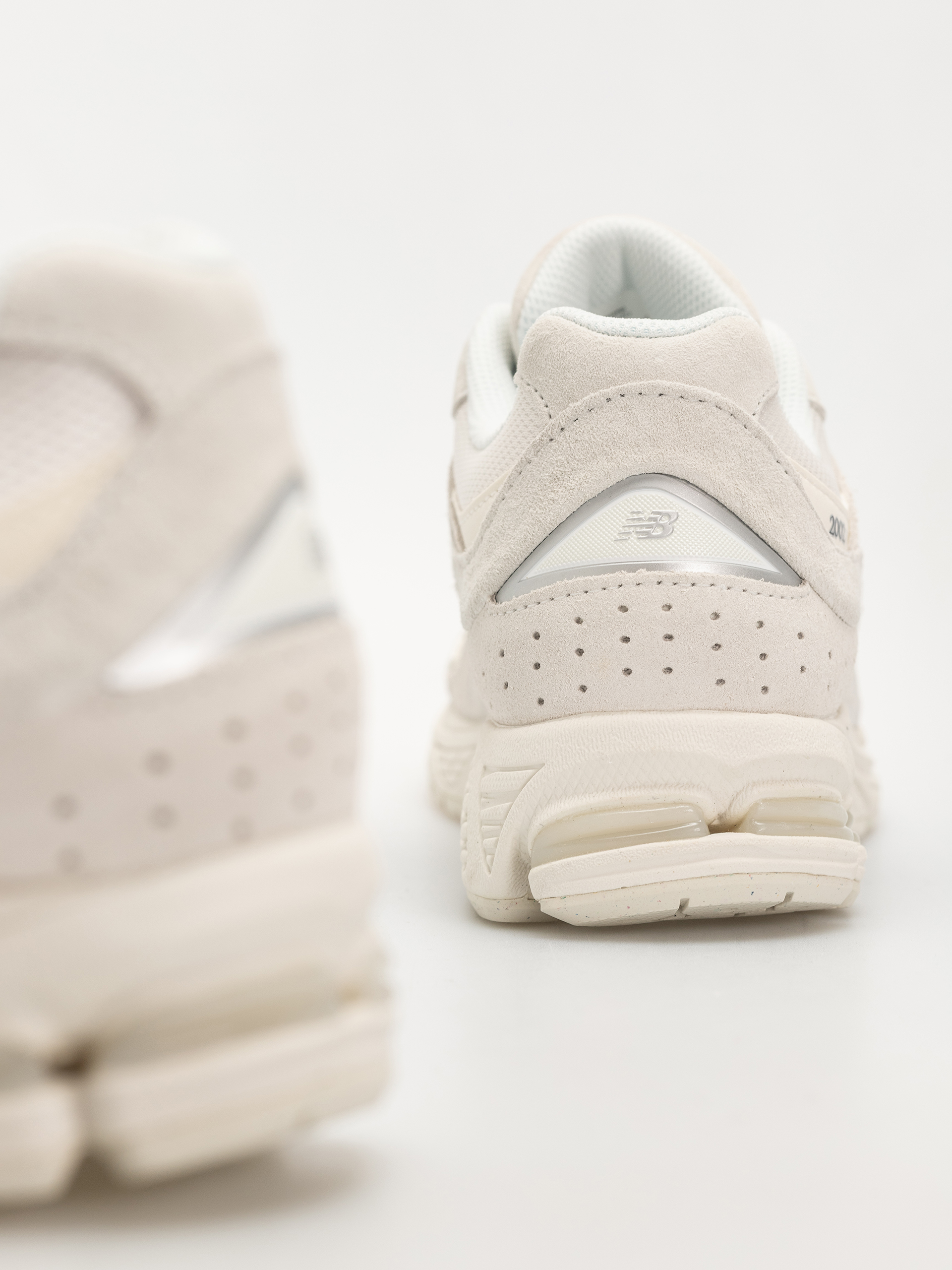 Pantofi New Balance 2002 (sea salt/silver metallic)