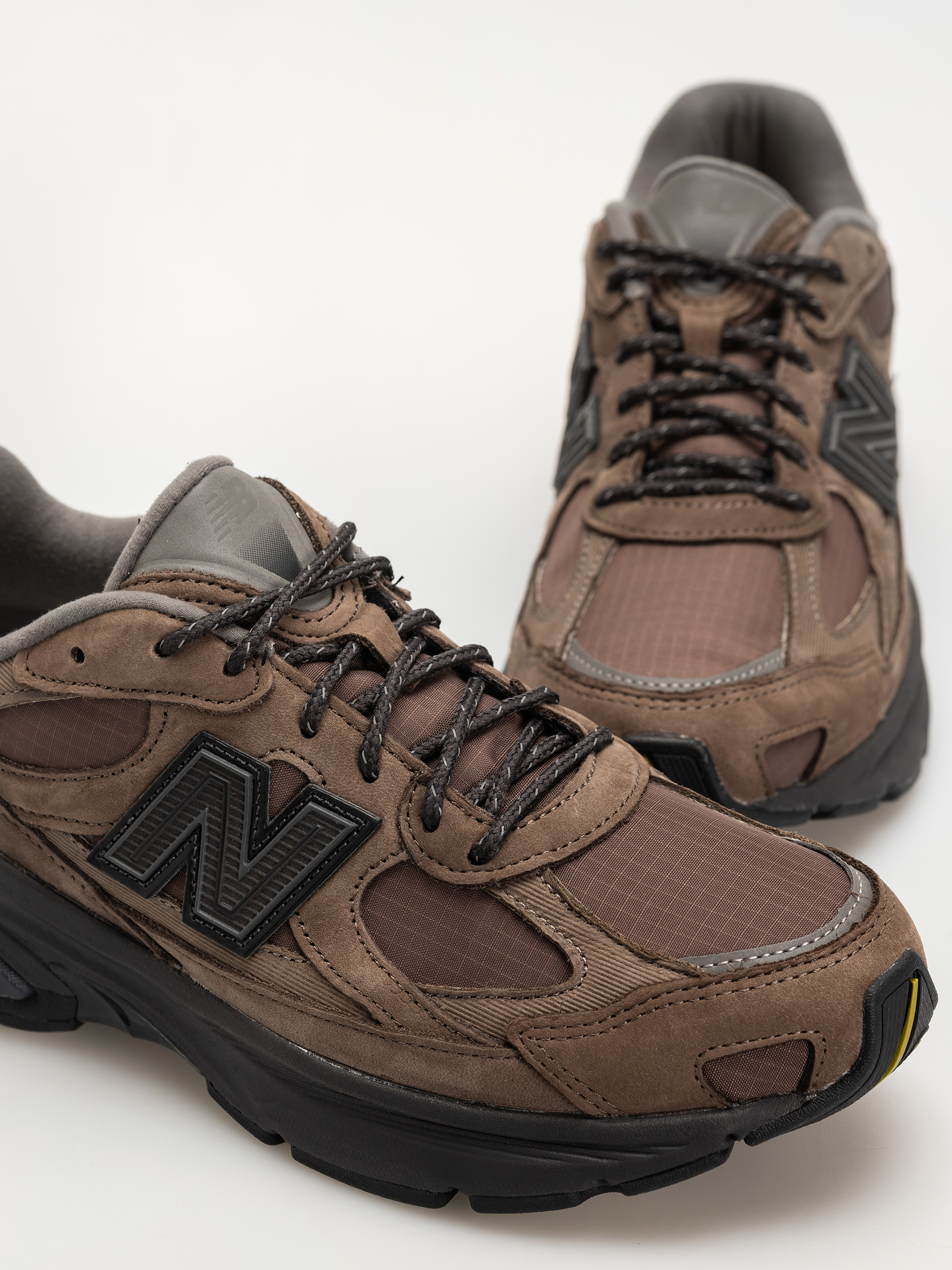 Pantofi New Balance 2010 (cortado/thunder brown/faded black)