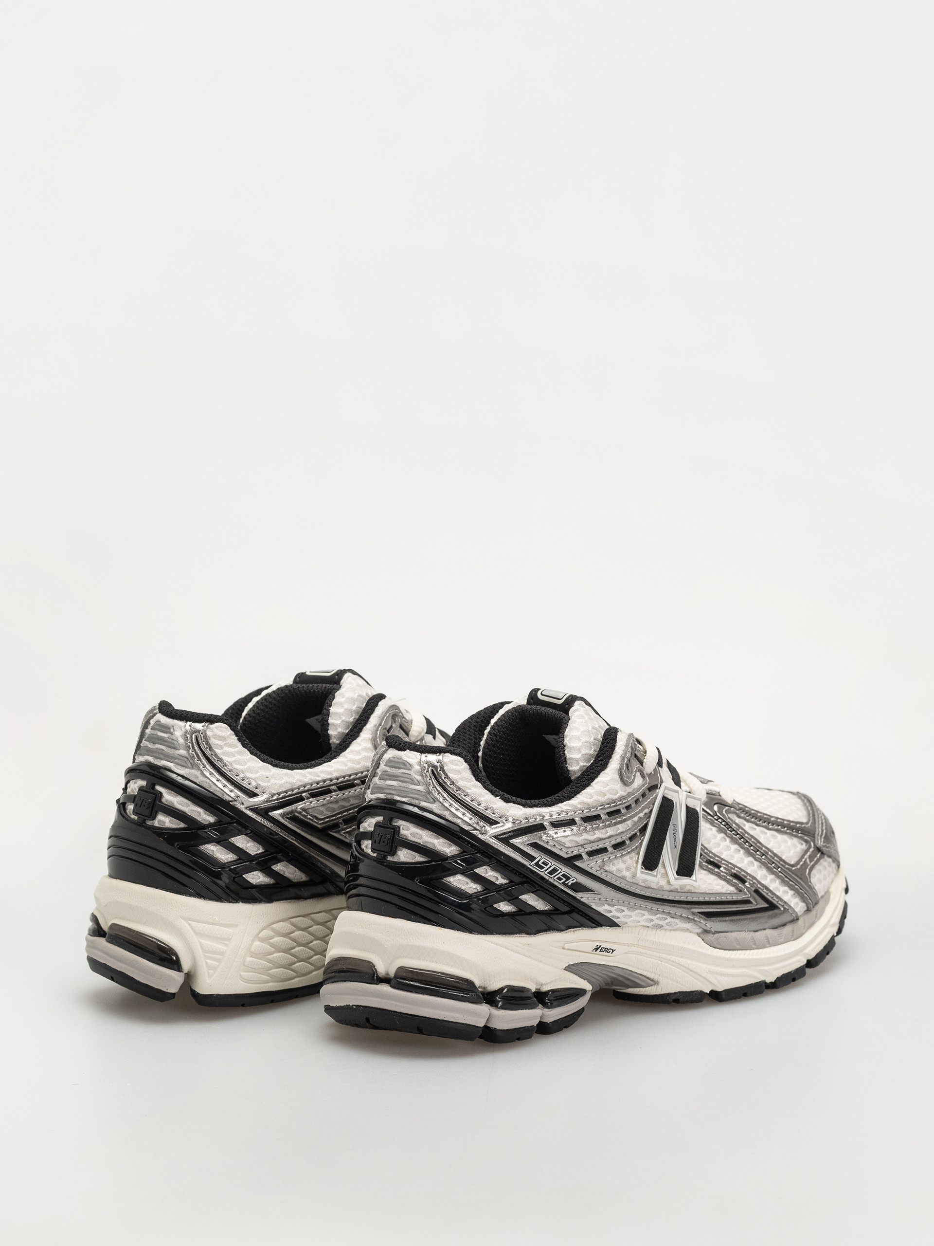 Pantofi New Balance 1906 (silver metallic/black/sea salt er)