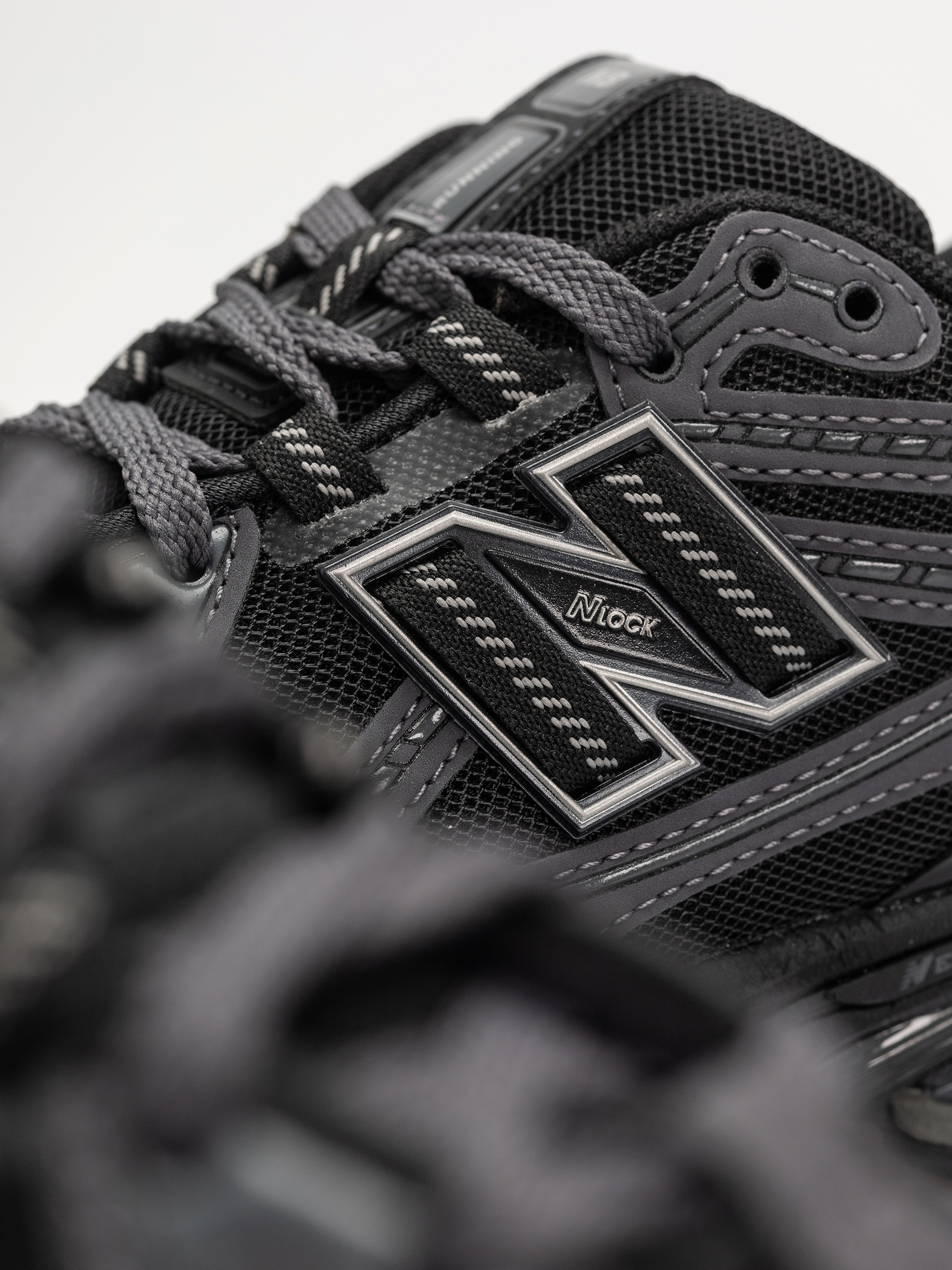 Pantofi New Balance 1906 (black)