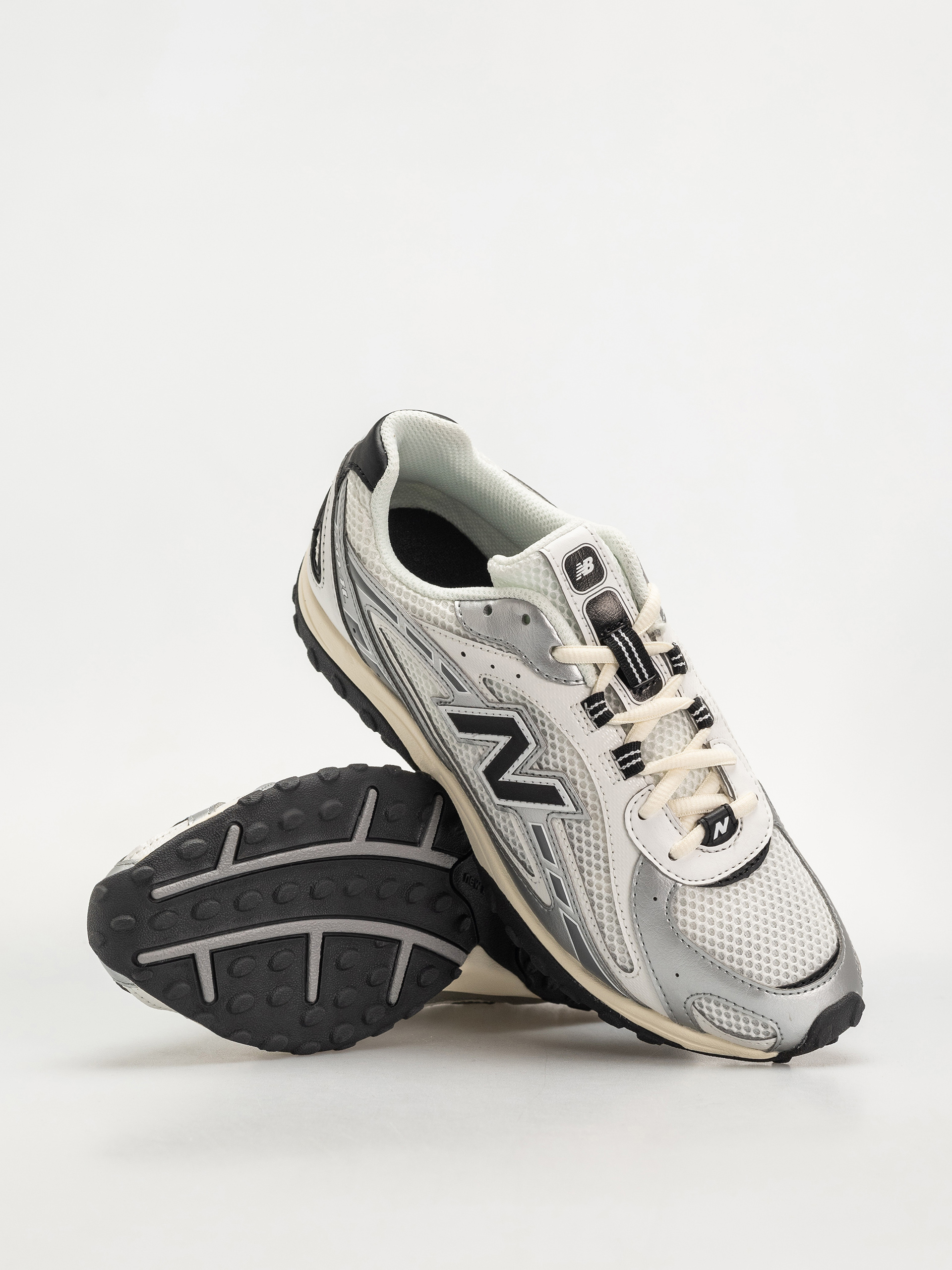 Pantofi New Balance 204 (silver metallic/black swd)