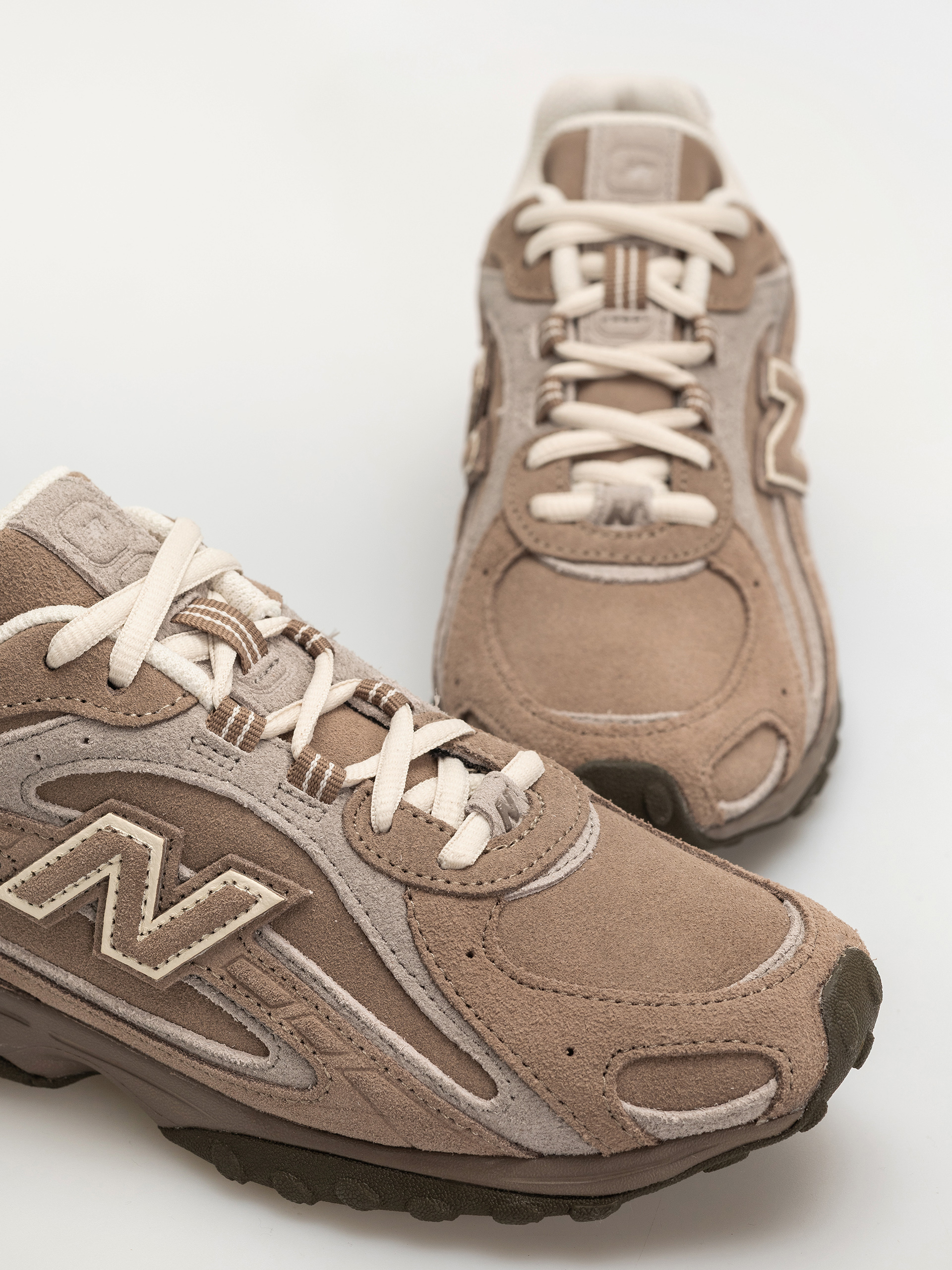 Pantofi New Balance 204 (mushroom/arid stone mma)