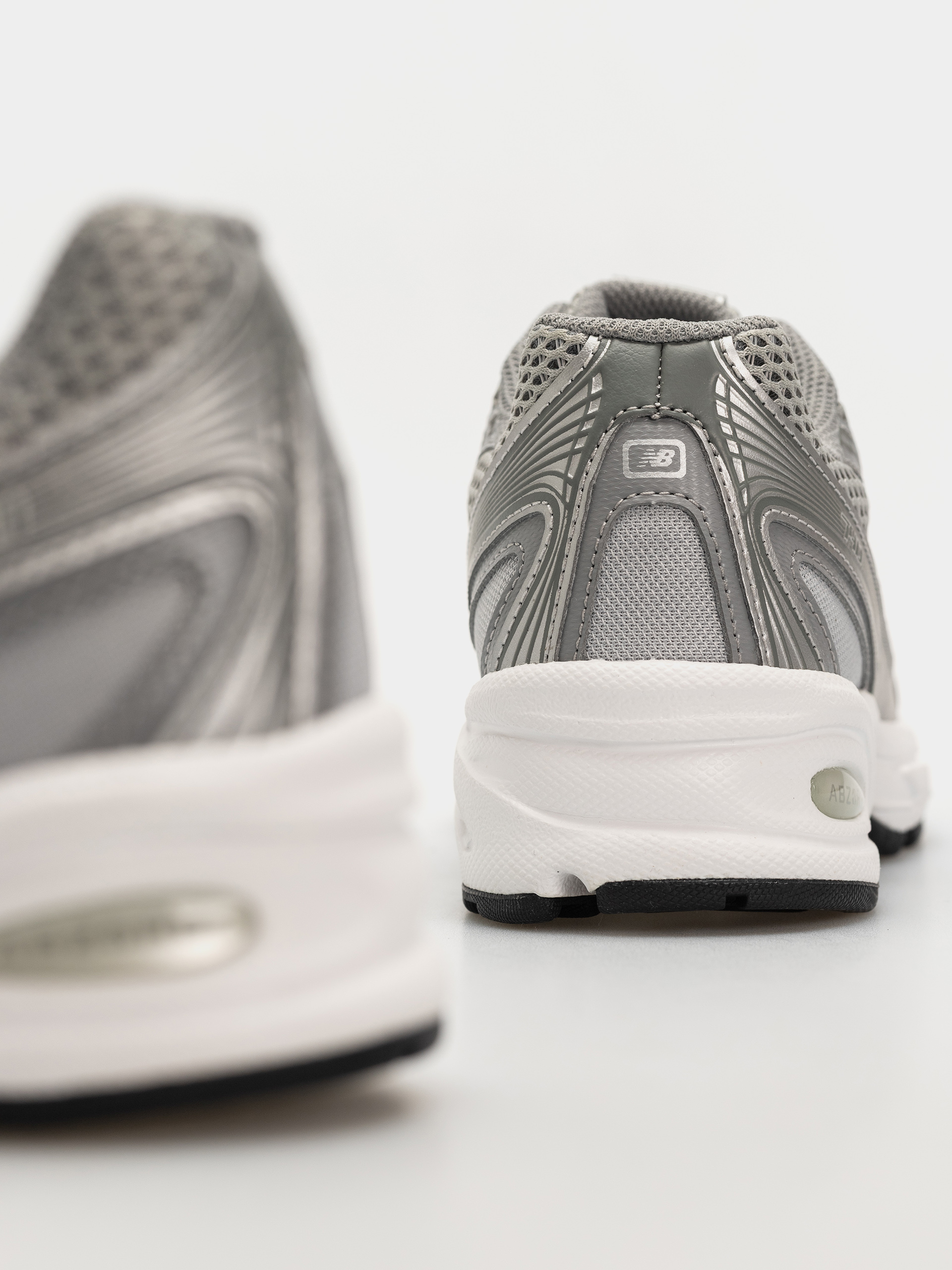 Pantofi New Balance 740 (castlerock/slate gray/silver metallic sg2)