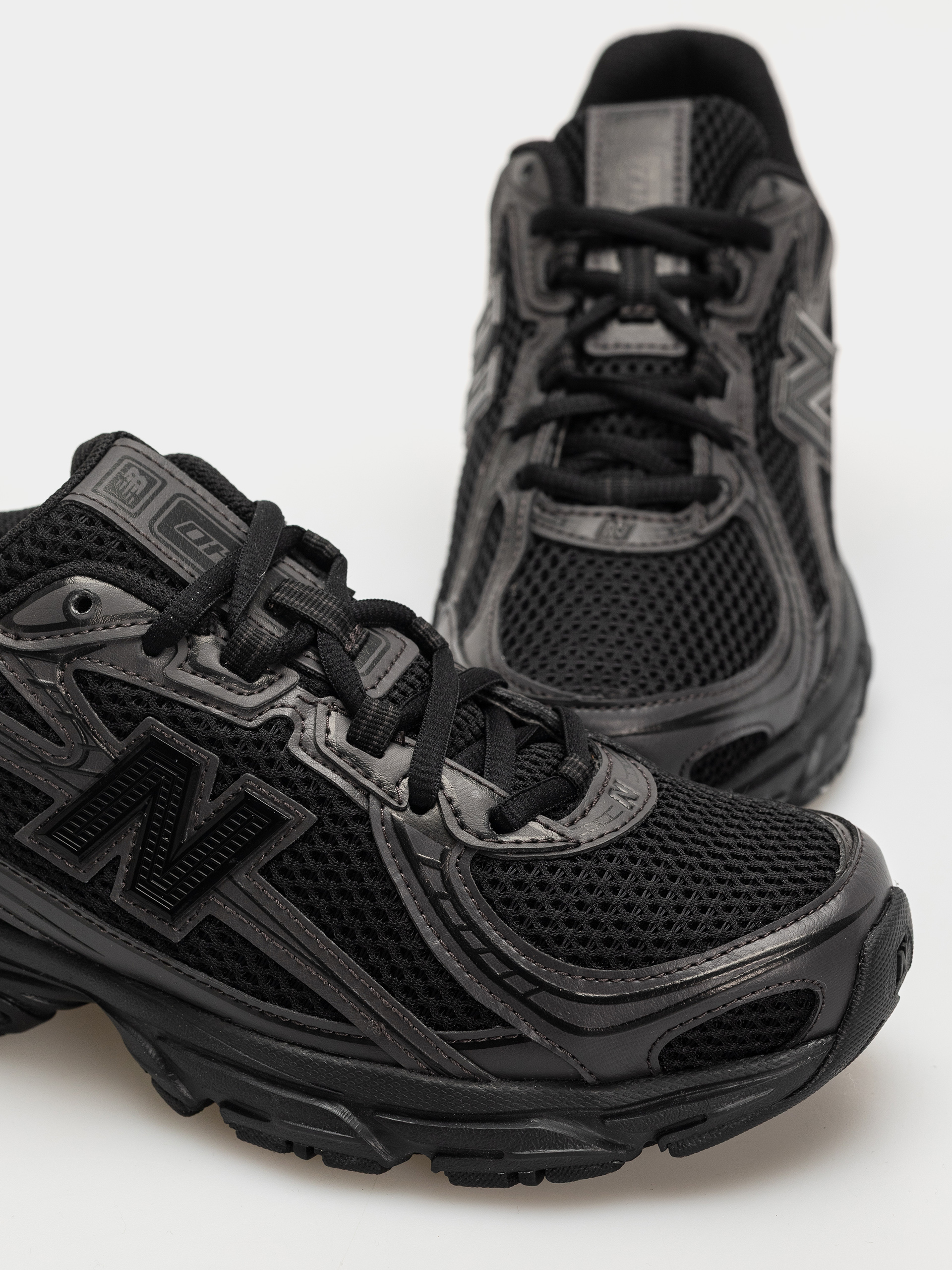 Pantofi New Balance 740 (white/silver metallic/black nw2)