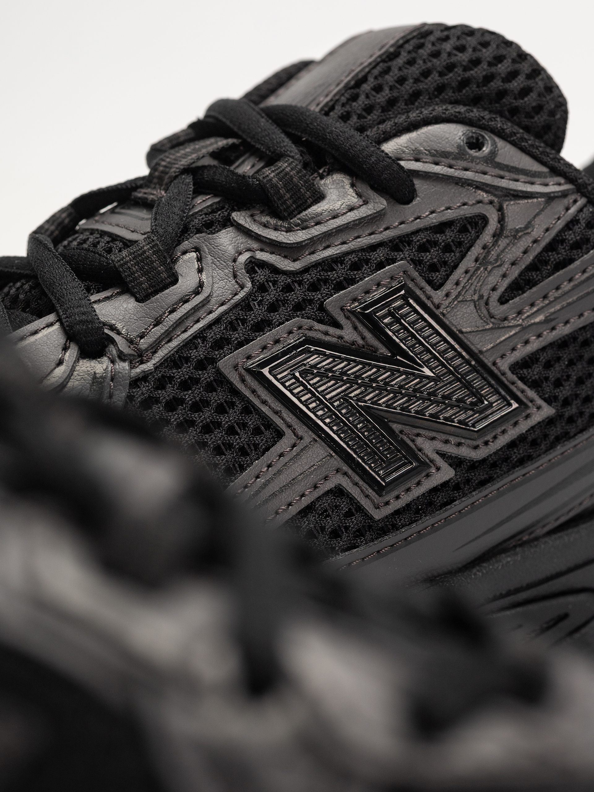 Pantofi New Balance 740 (white/silver metallic/black nw2)