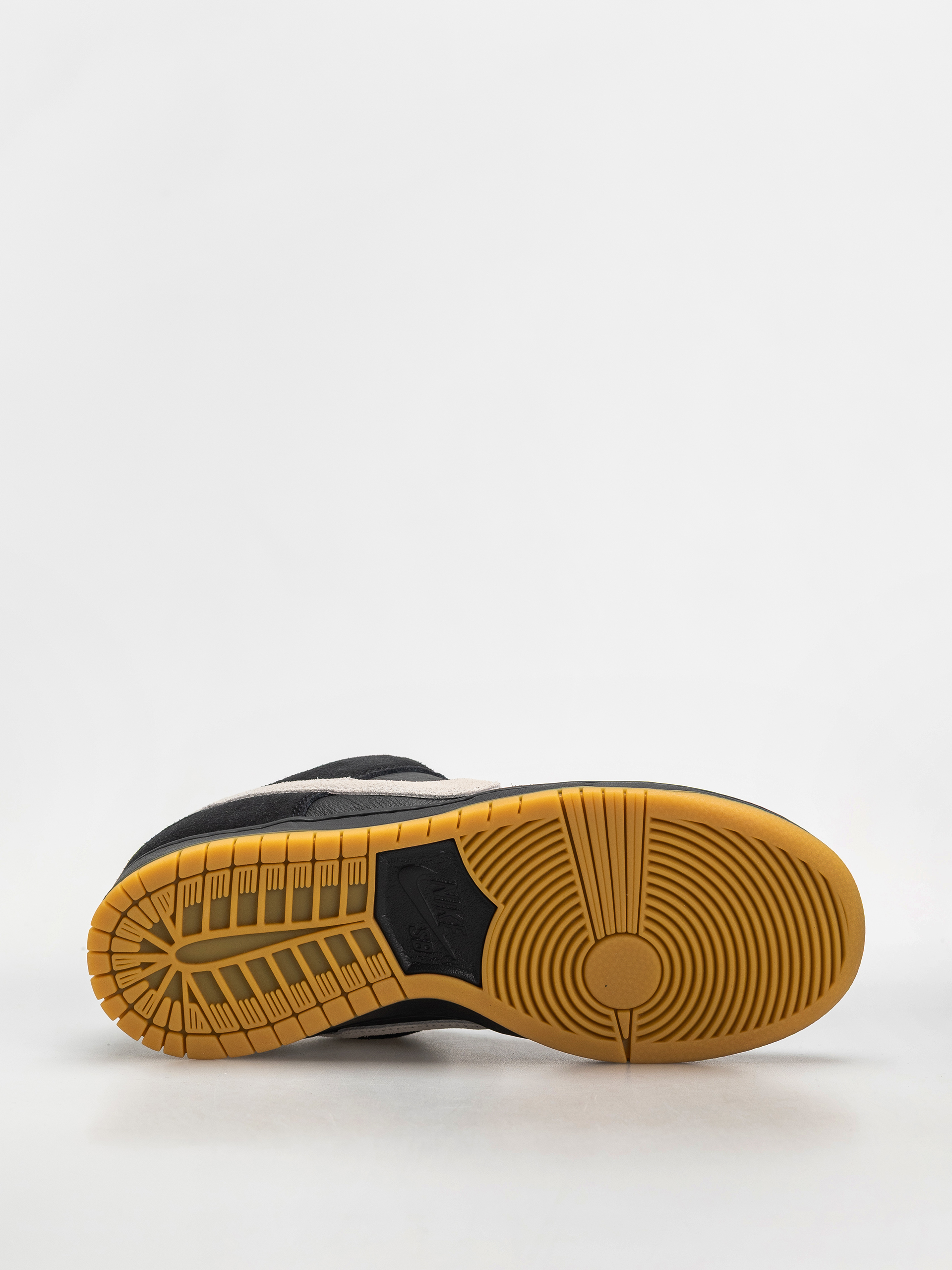 Pantofi Nike SB Dunk Low Pro (black/white black gum light brown)