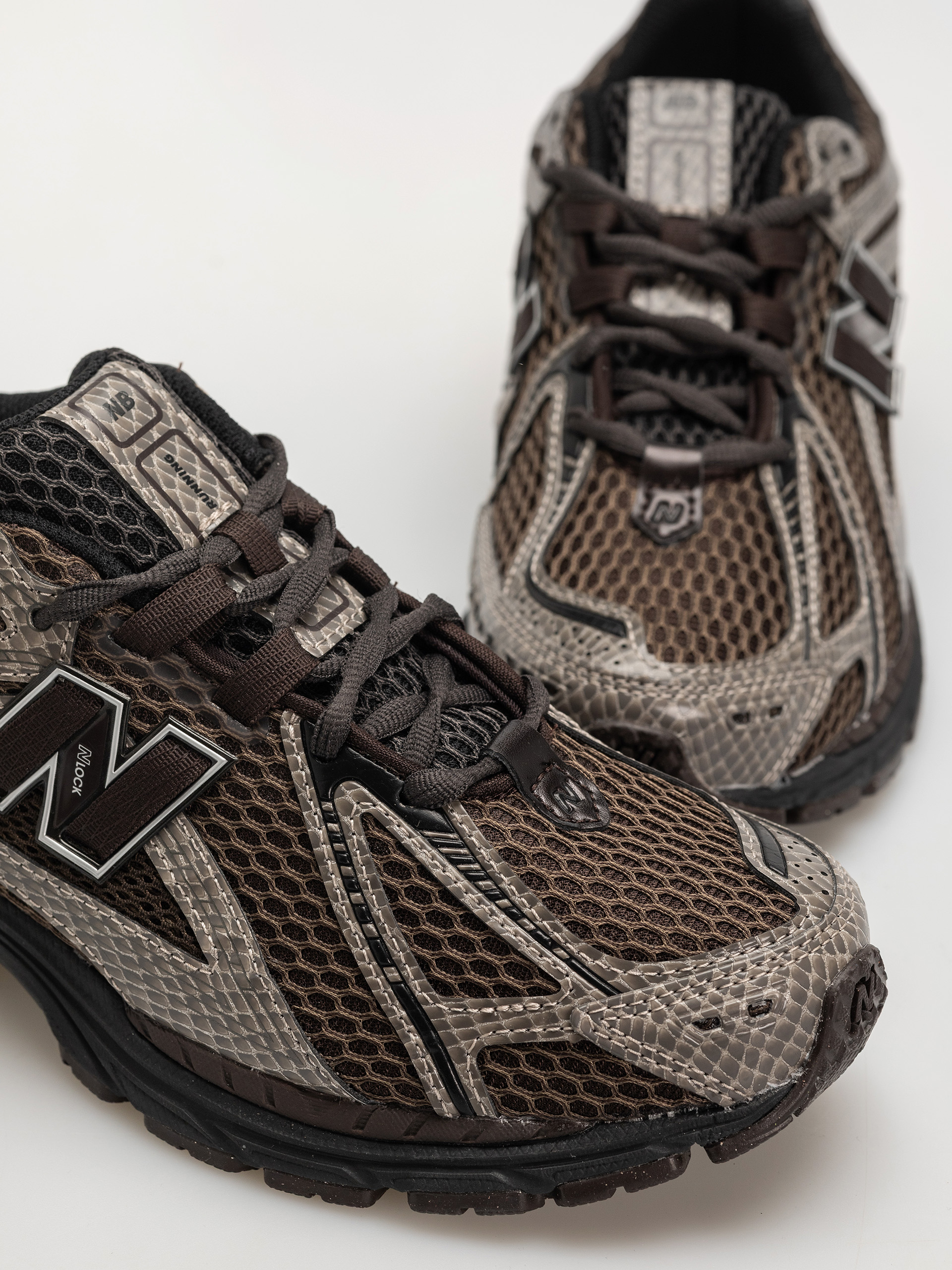 Pantofi New Balance 1906 (thunder brown/black)