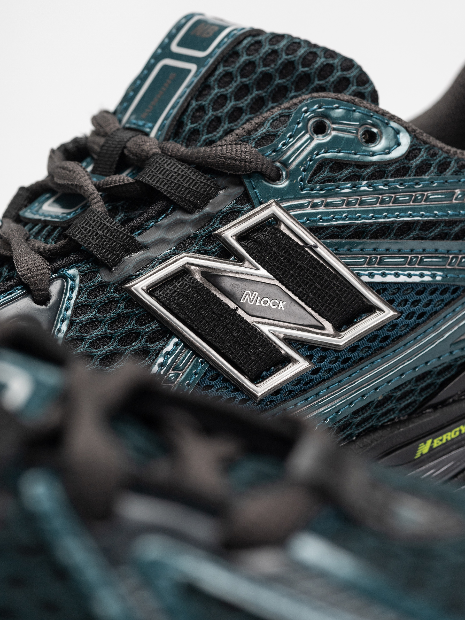 Pantofi New Balance 1906 (medusa green/black)