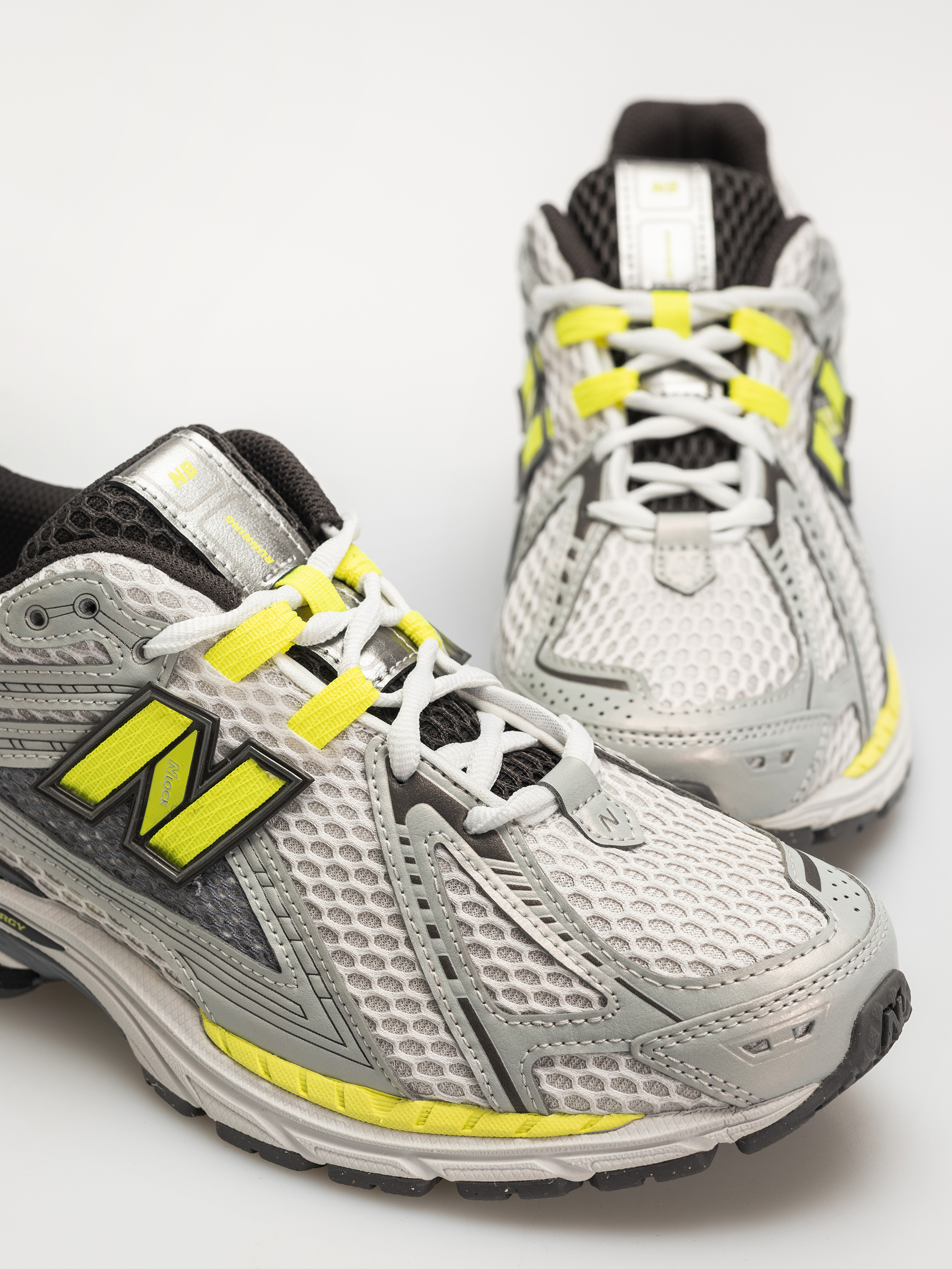 Pantofi New Balance 1906 (light silver metallic/alkaline green)