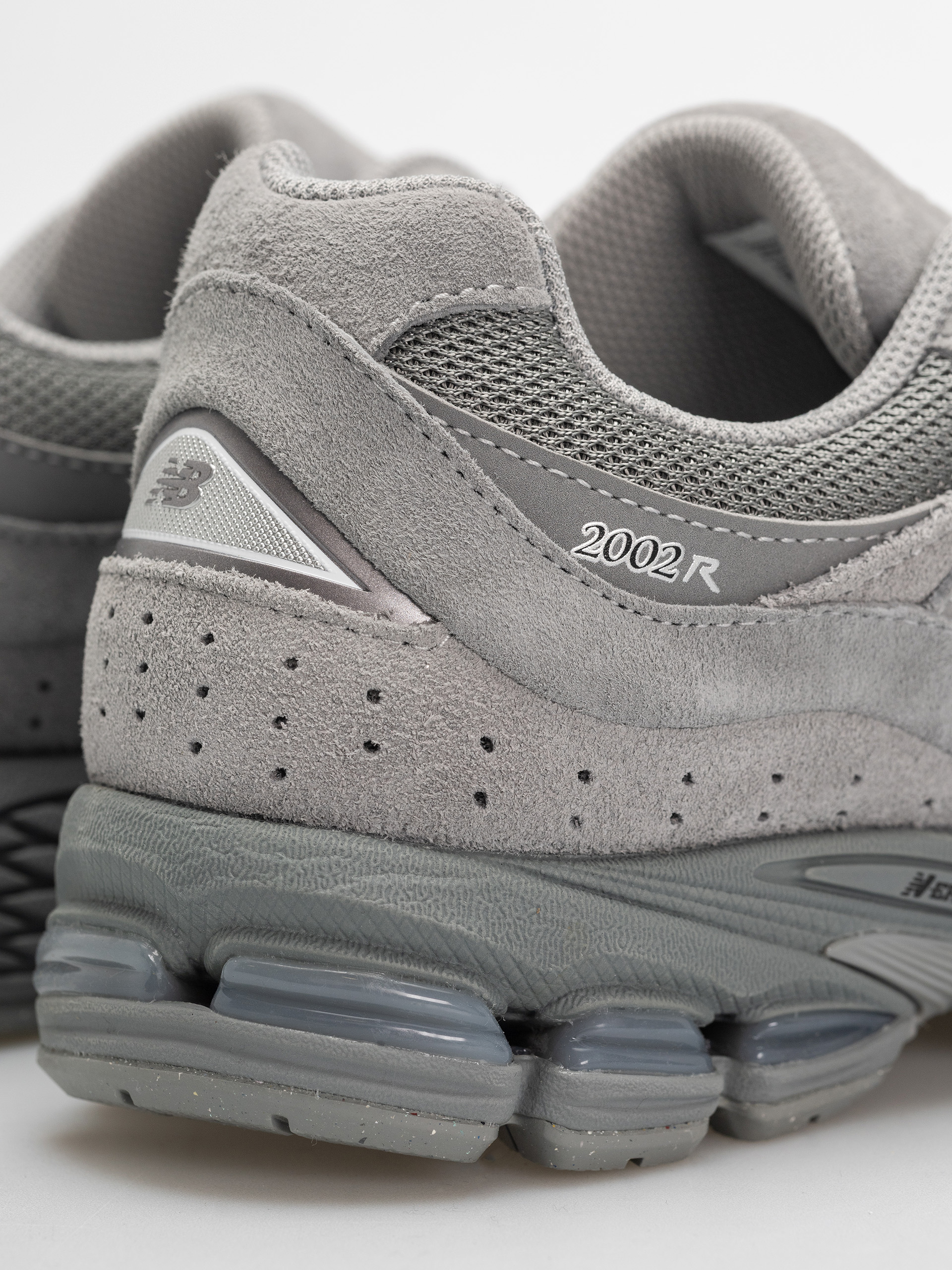 Pantofi New Balance 2002 (slate grey/dark silver metallic)