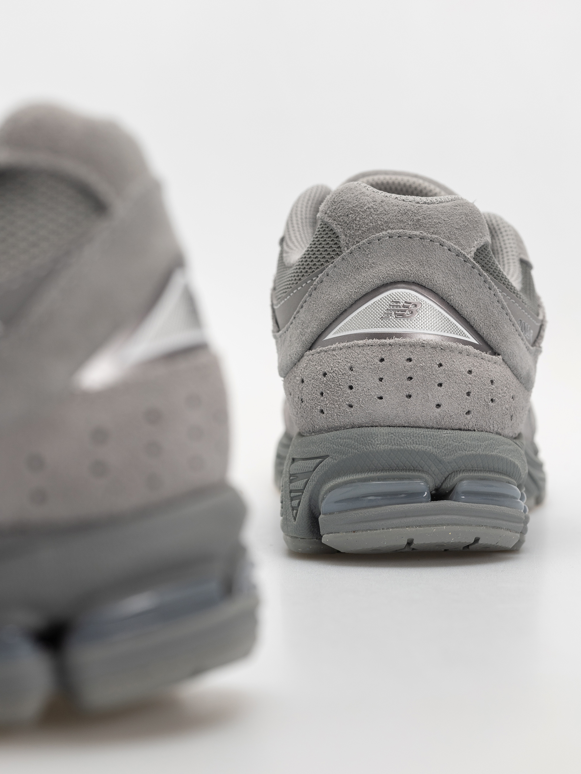 Pantofi New Balance 2002 (slate grey/dark silver metallic)