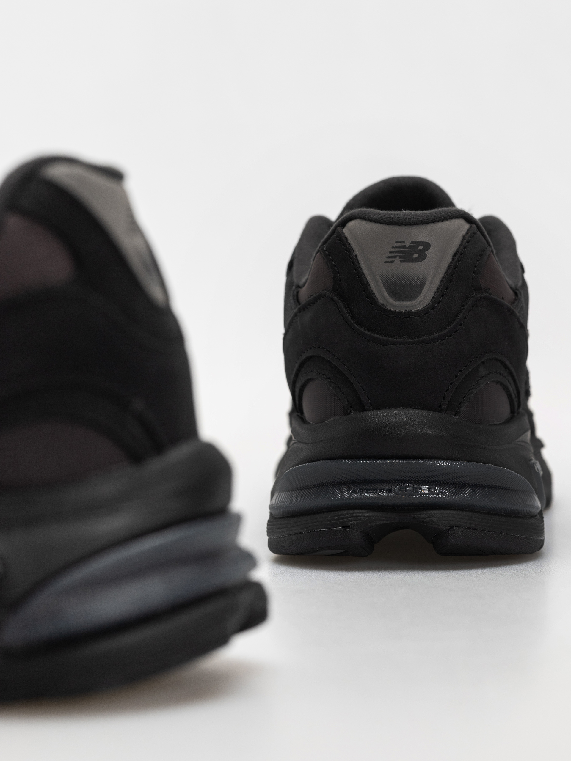 Pantofi New Balance 2010 (black/faded black/phantom)