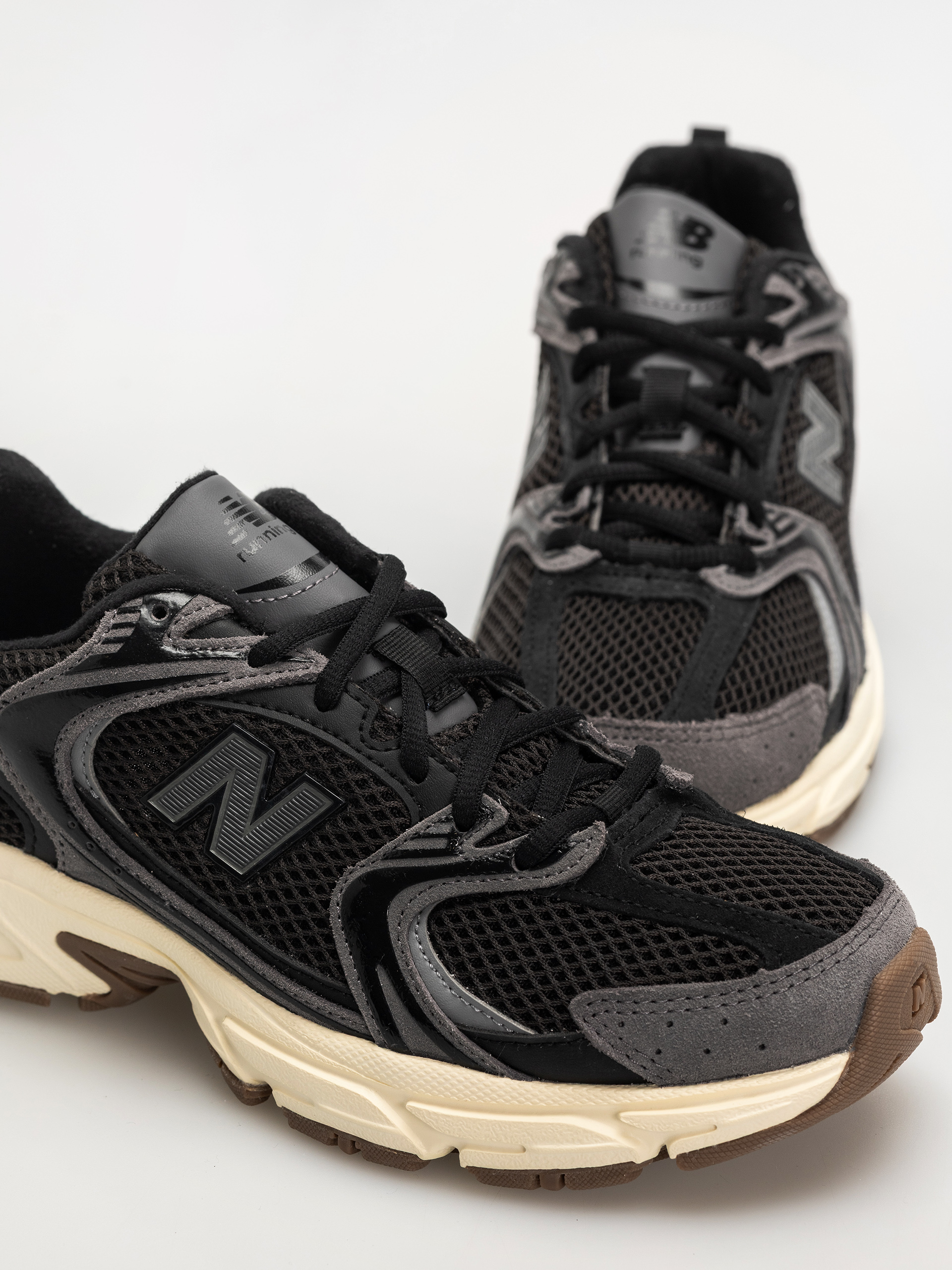 Pantofi New Balance 530 (black/castlerock)