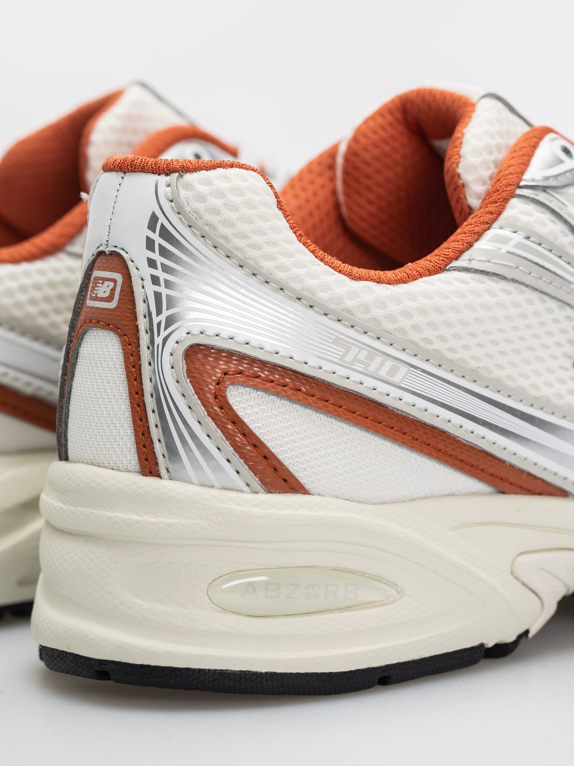 Pantofi New Balance 740 (angora/cinnamon)