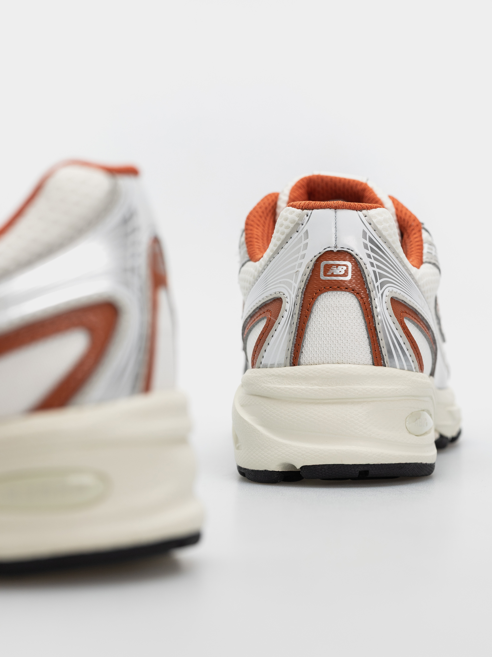 Pantofi New Balance 740 (angora/cinnamon)