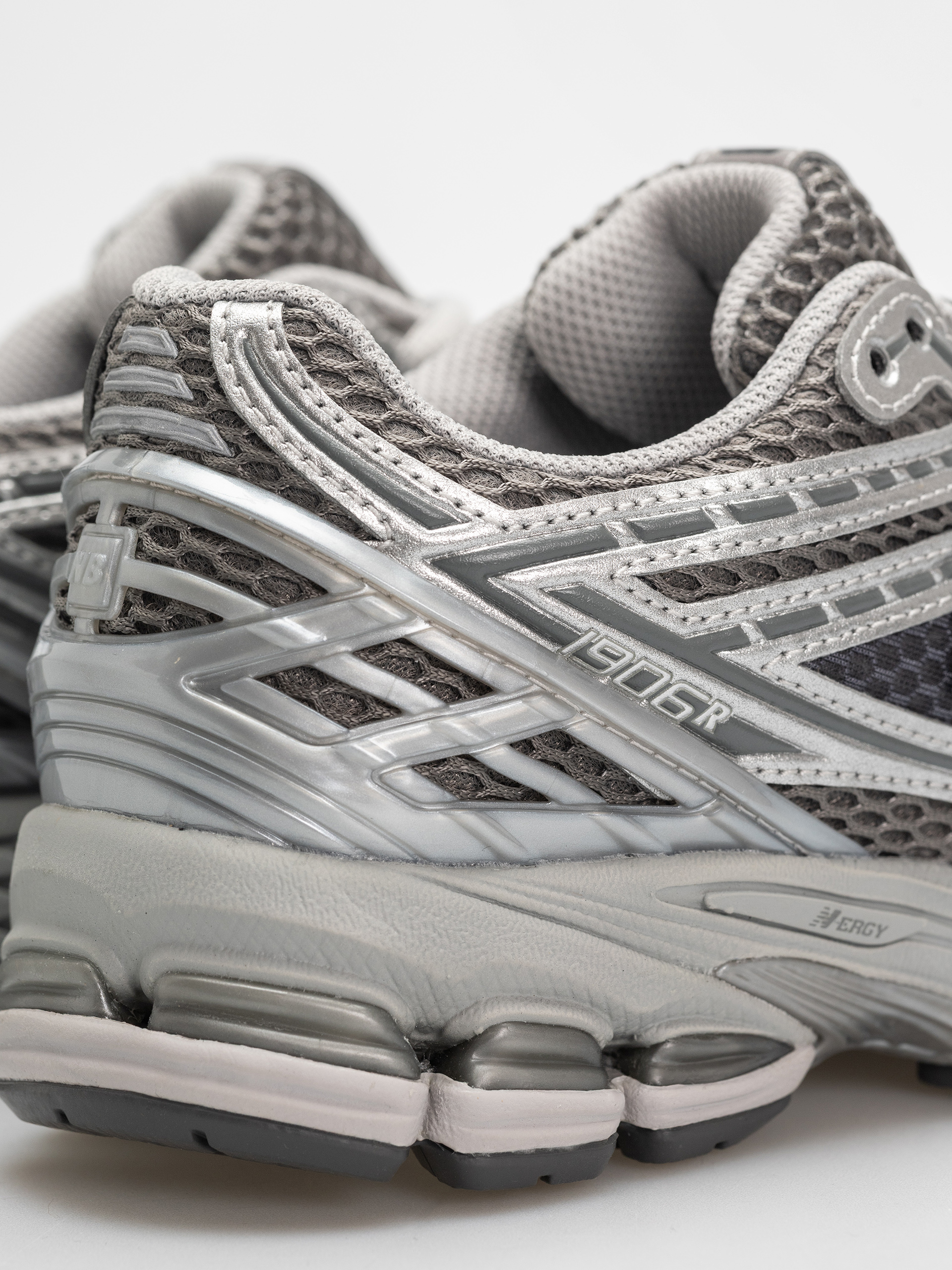 Pantofi New Balance 1906 (harbor grey/silver metalic/concrete eh)