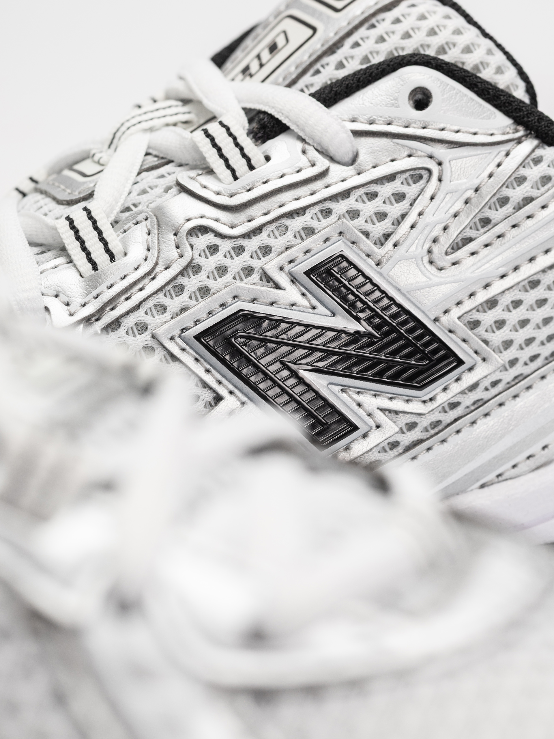 Pantofi New Balance 740 (white/silver metallic/black nw2)