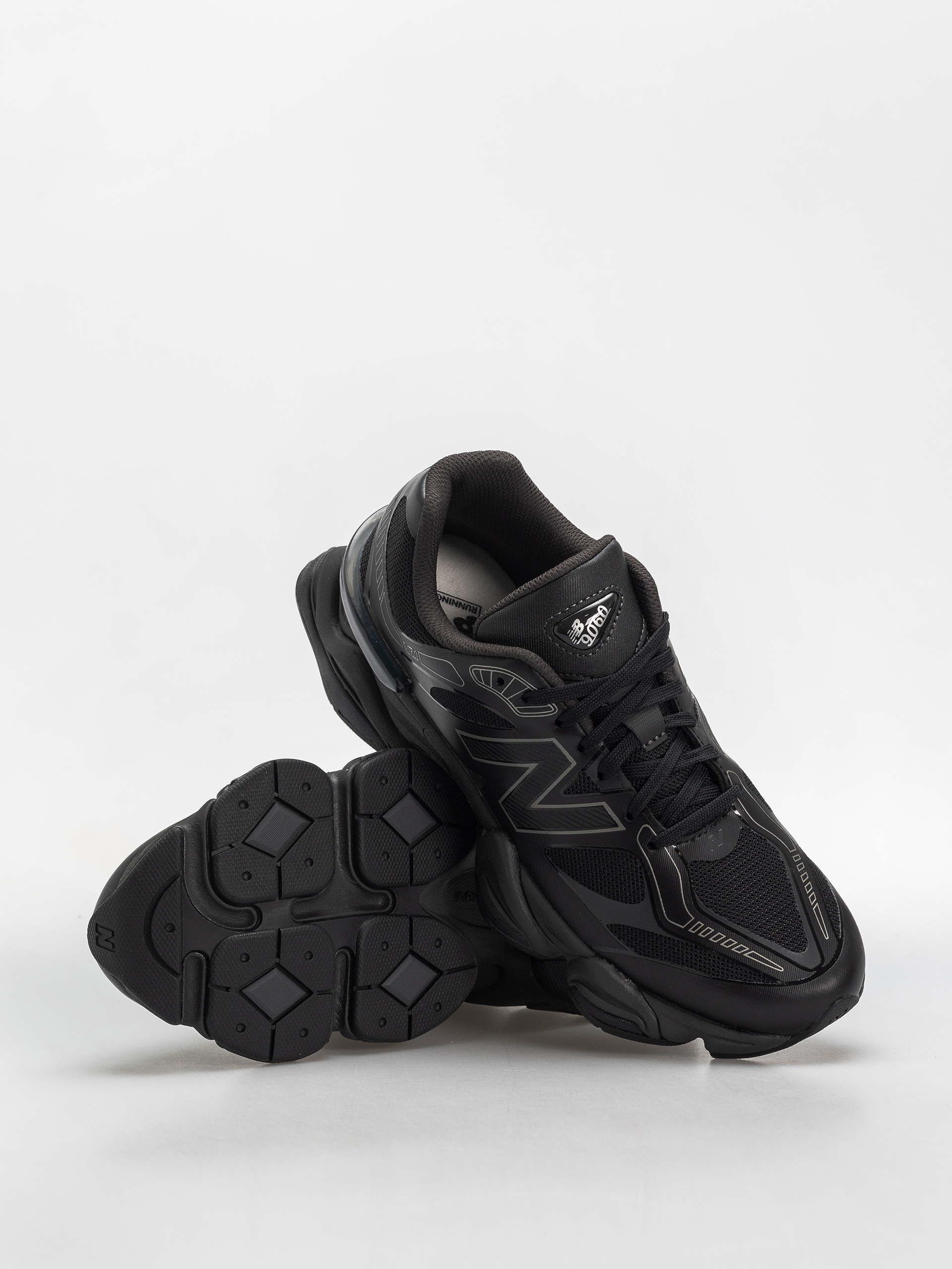 Pantofi New Balance 9060 (black/faded black)