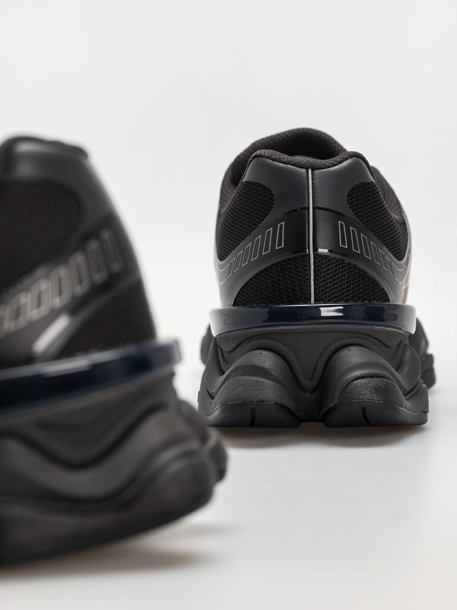 Pantofi New Balance 9060 (black/faded black)