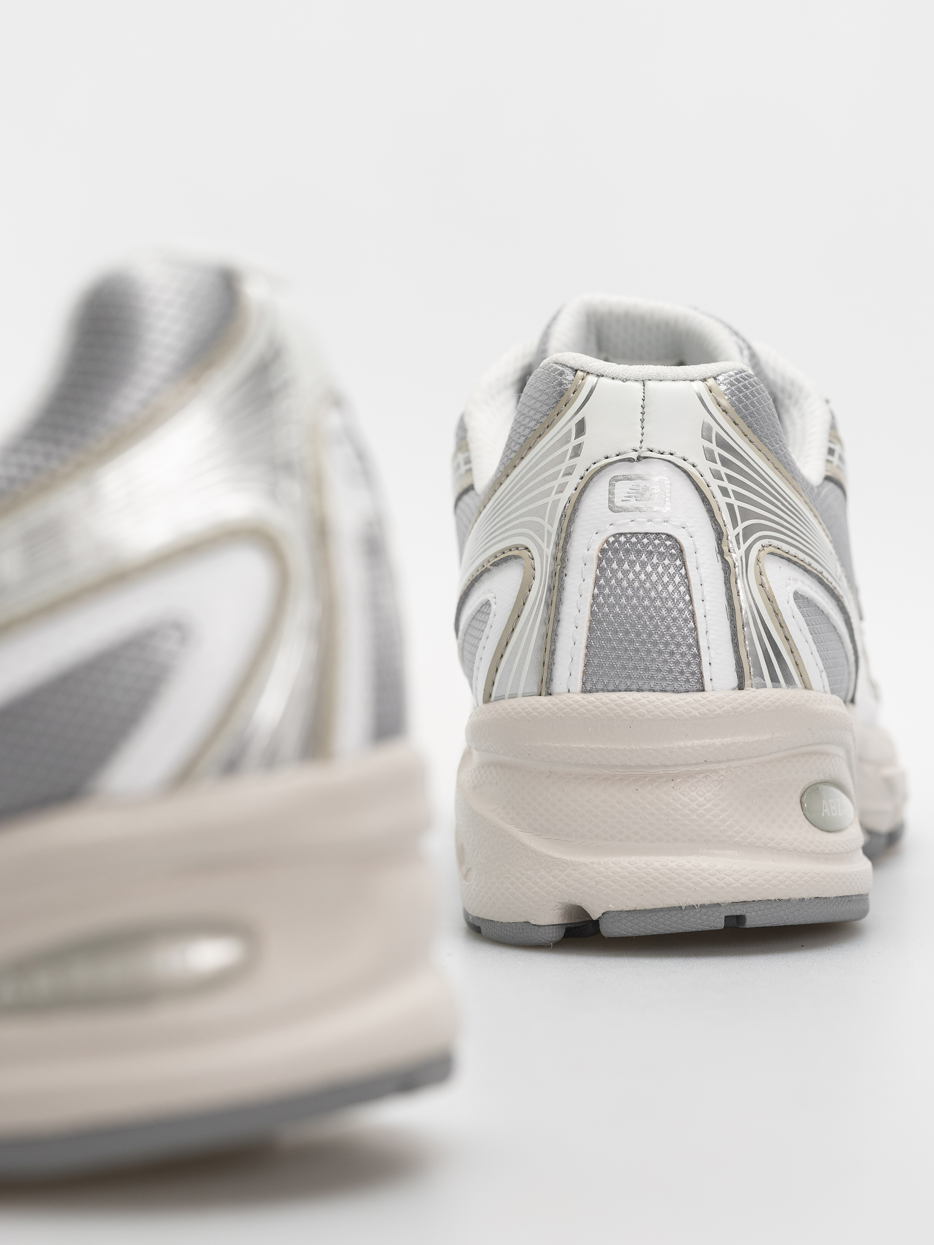 Pantofi New Balance 740 (metallic silver/metallic silver)