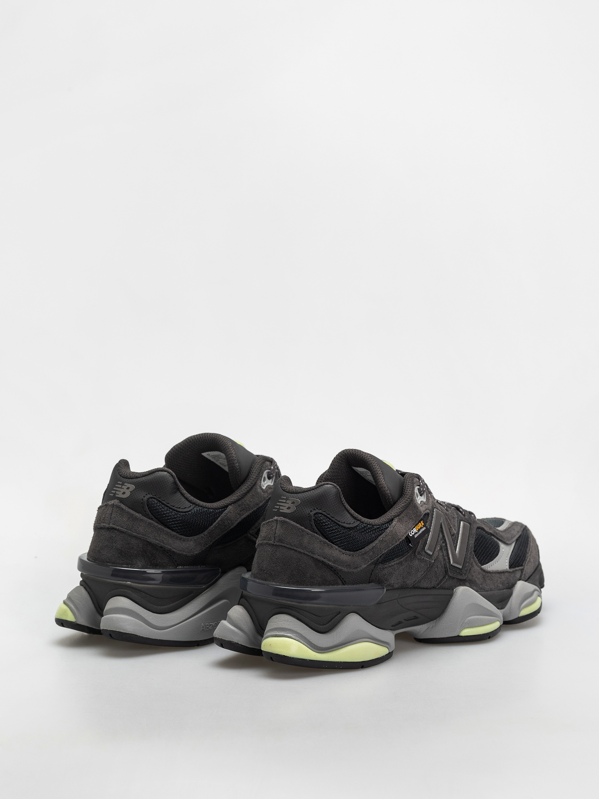 Pantofi New Balance 9060 (black cement/dry lime)