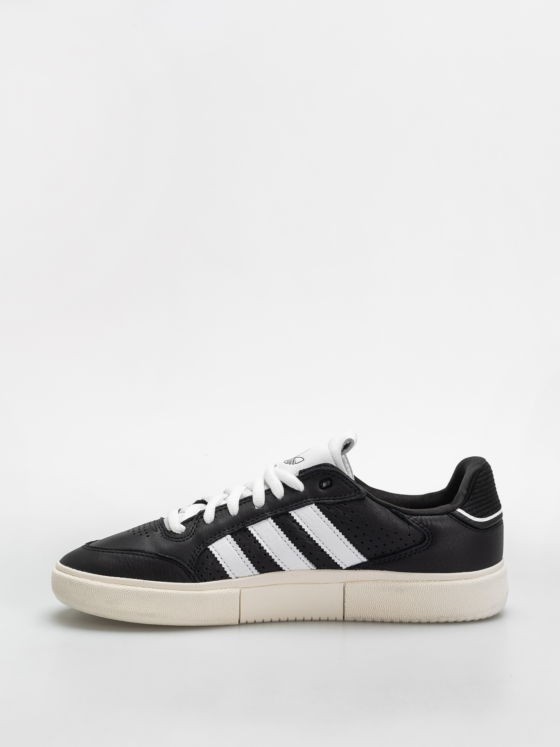 Pantofi adidas Tyshawn Low (cblack/ftwwht/cwhite)