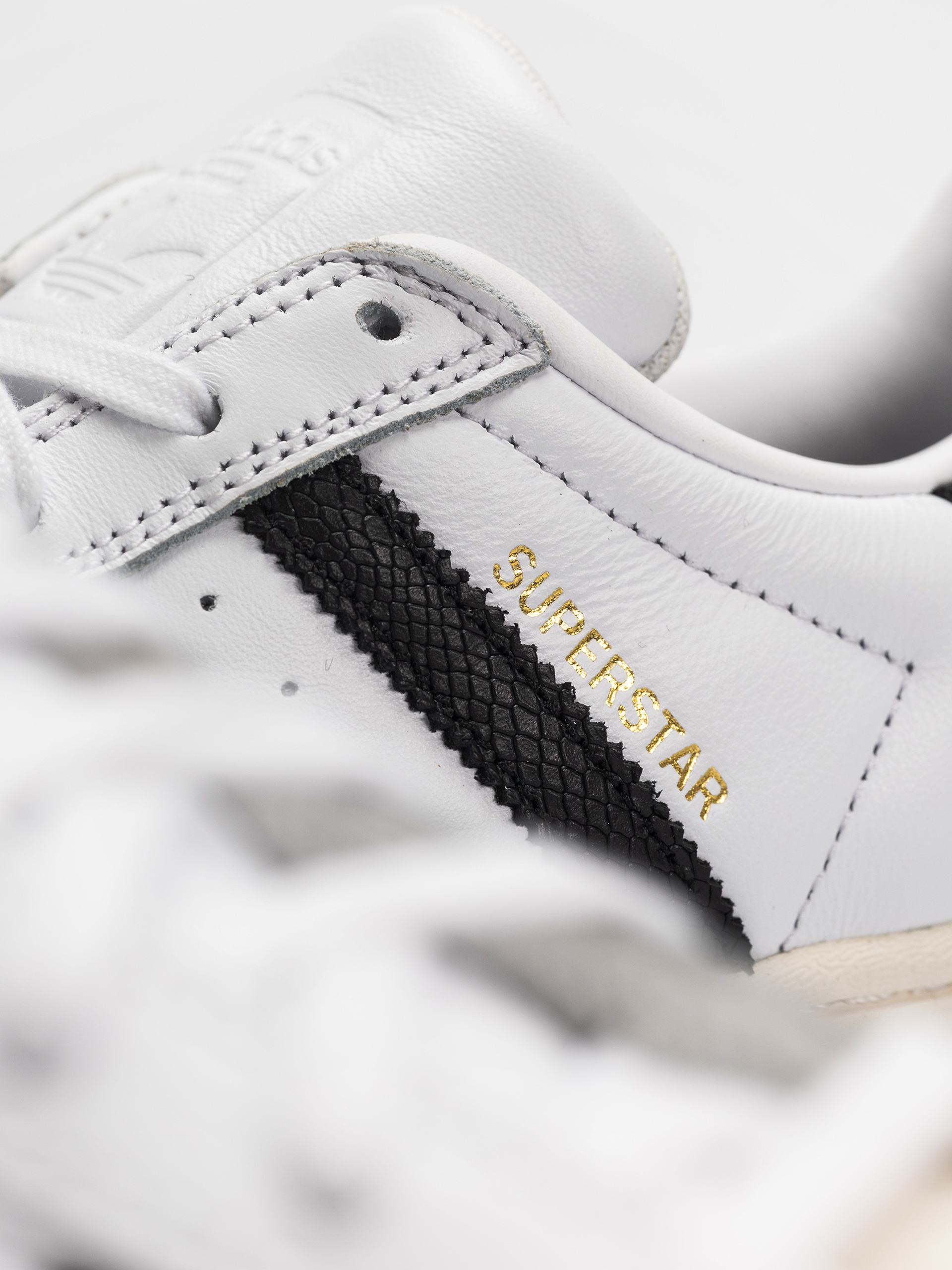 Pantofi adidas Superstar Adv (ftwwht/cblack/goldmt)