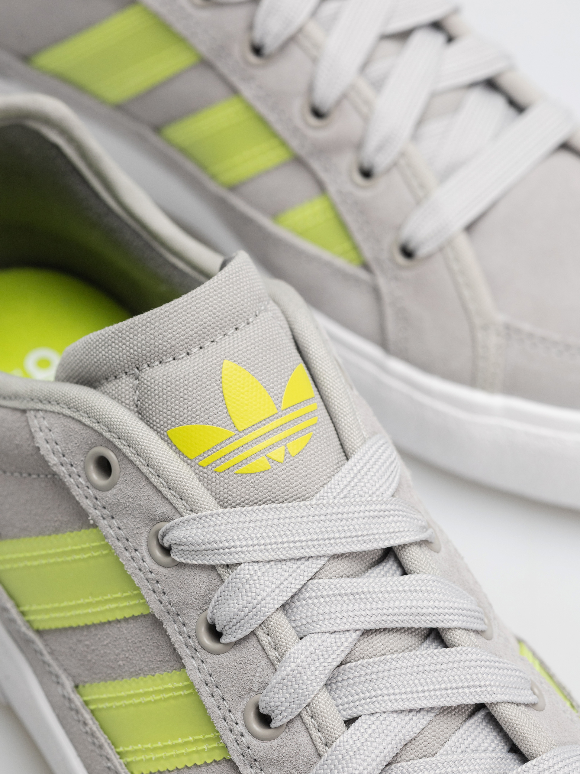 Pantofi adidas Court Tns Premiere (gretwo/sslime/grethr)