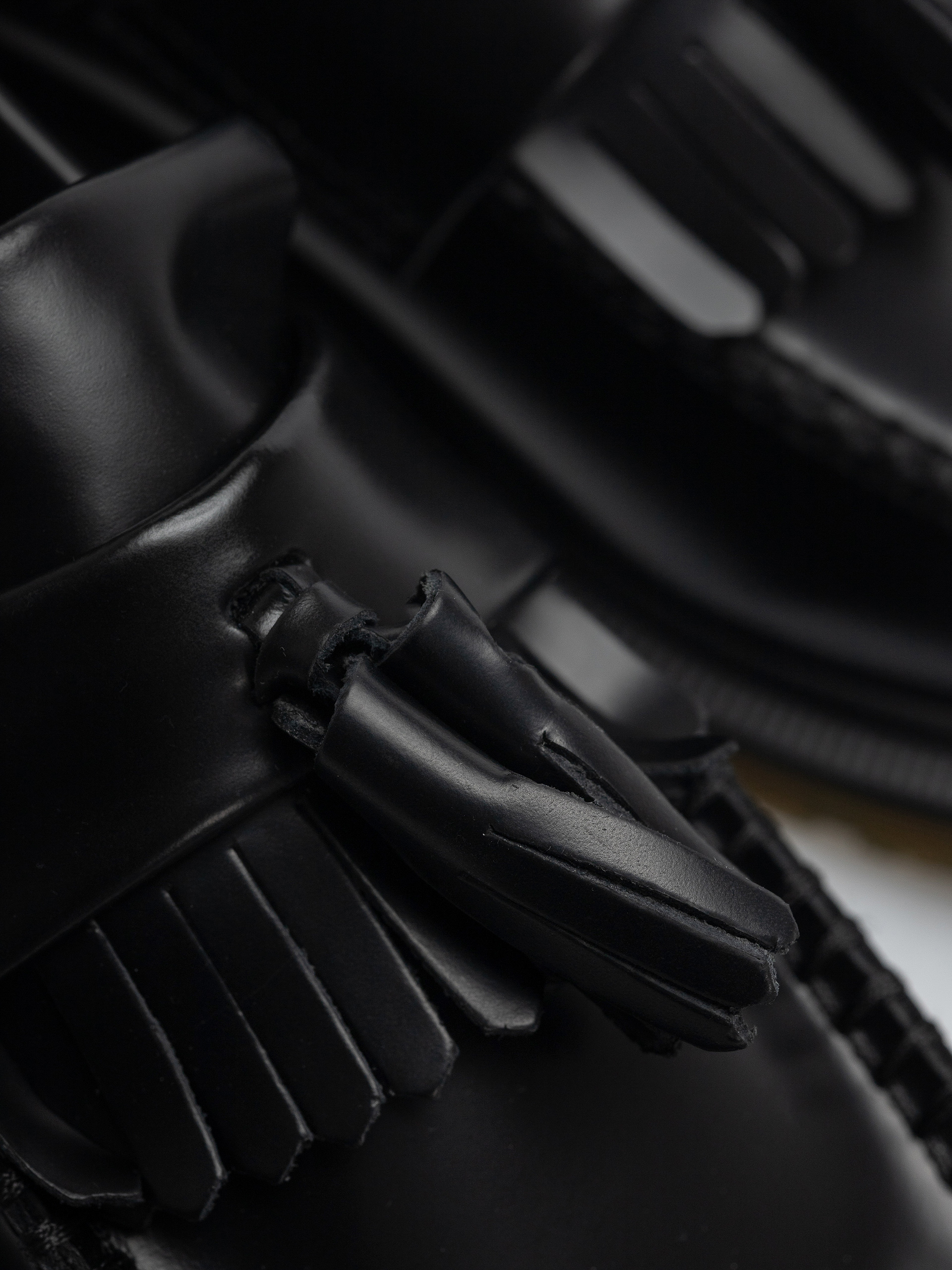 Pantofi Dr. Martens Adrian Tassel Loafer (black smooth)