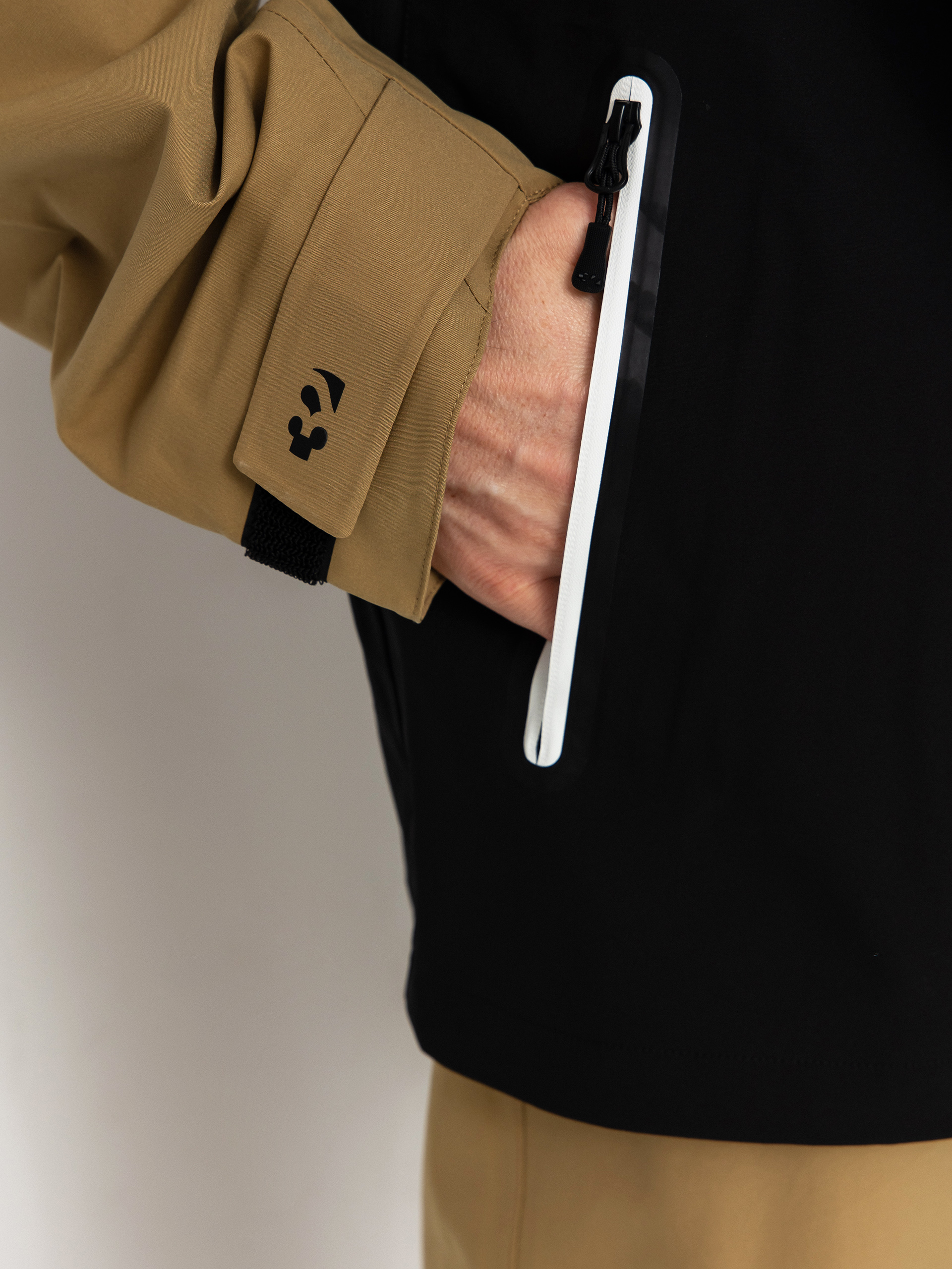 Pentru bărbați Geacă de snowboard ThirtyTwo Grasser (khaki)