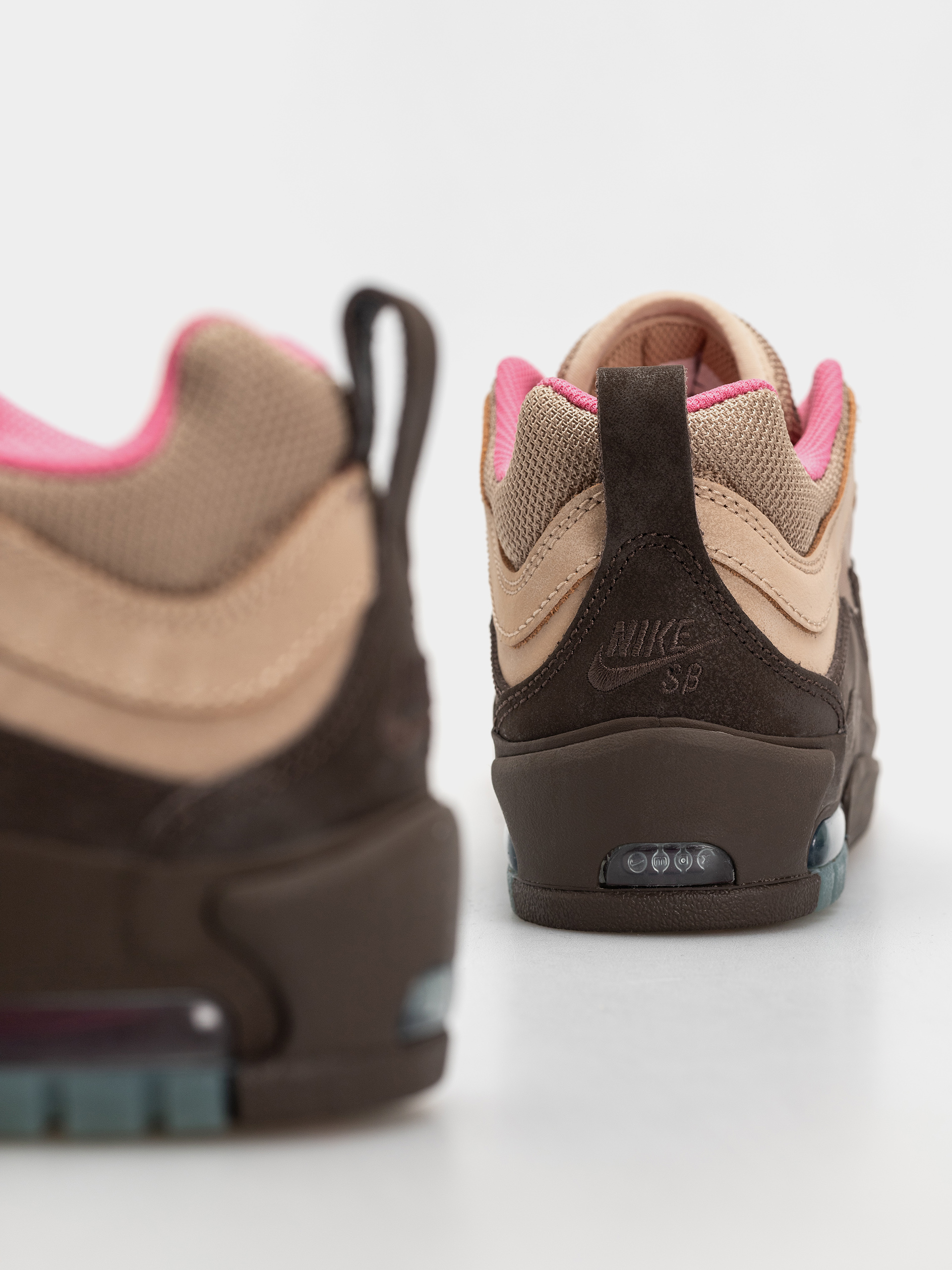 Pantofi Nike SB Air Max Ishod (hemp/baroque brown pinksicle)