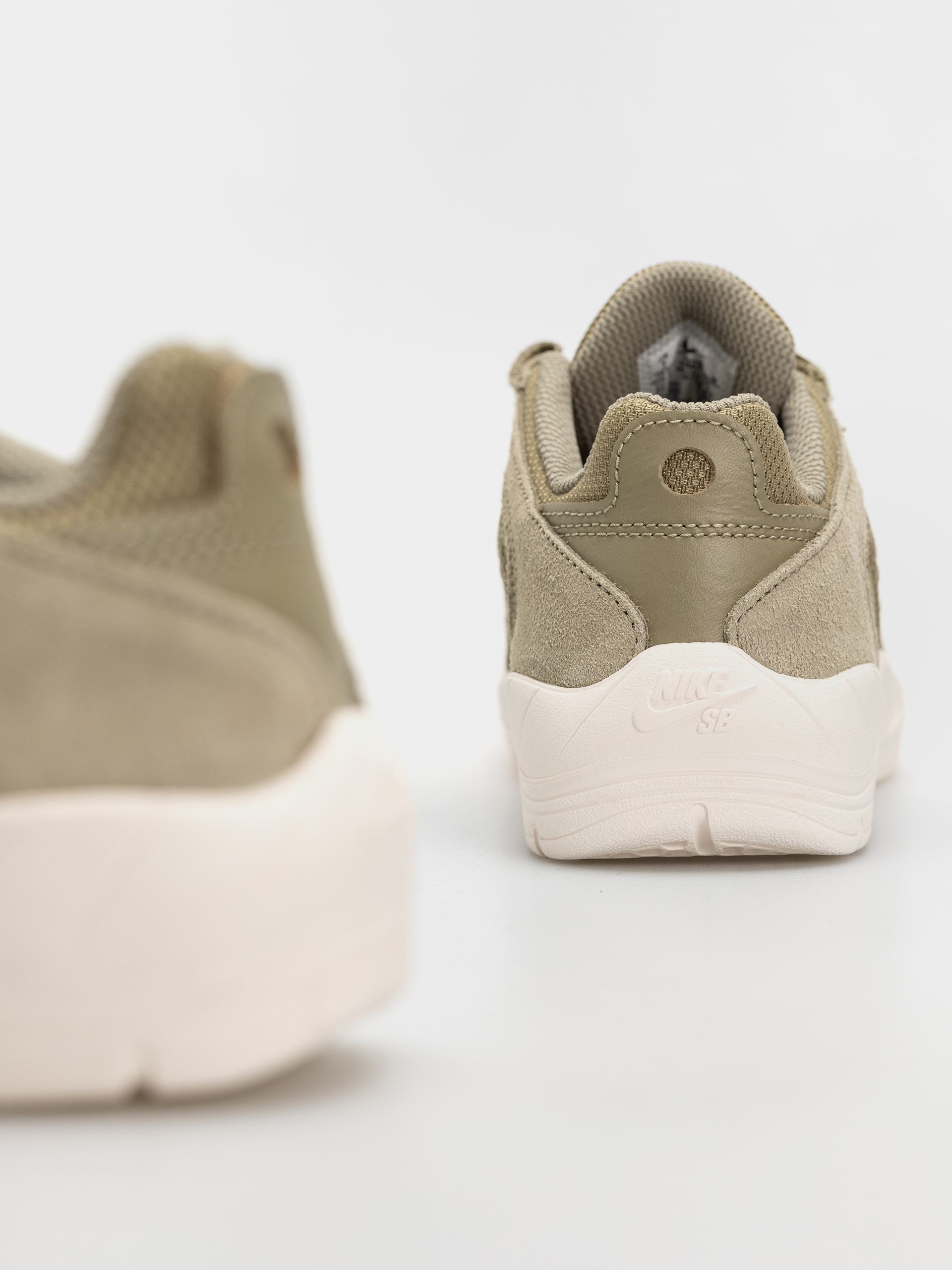 Pantofi Nike SB Vertebrae (neutral olive/sail neutral olive sail)