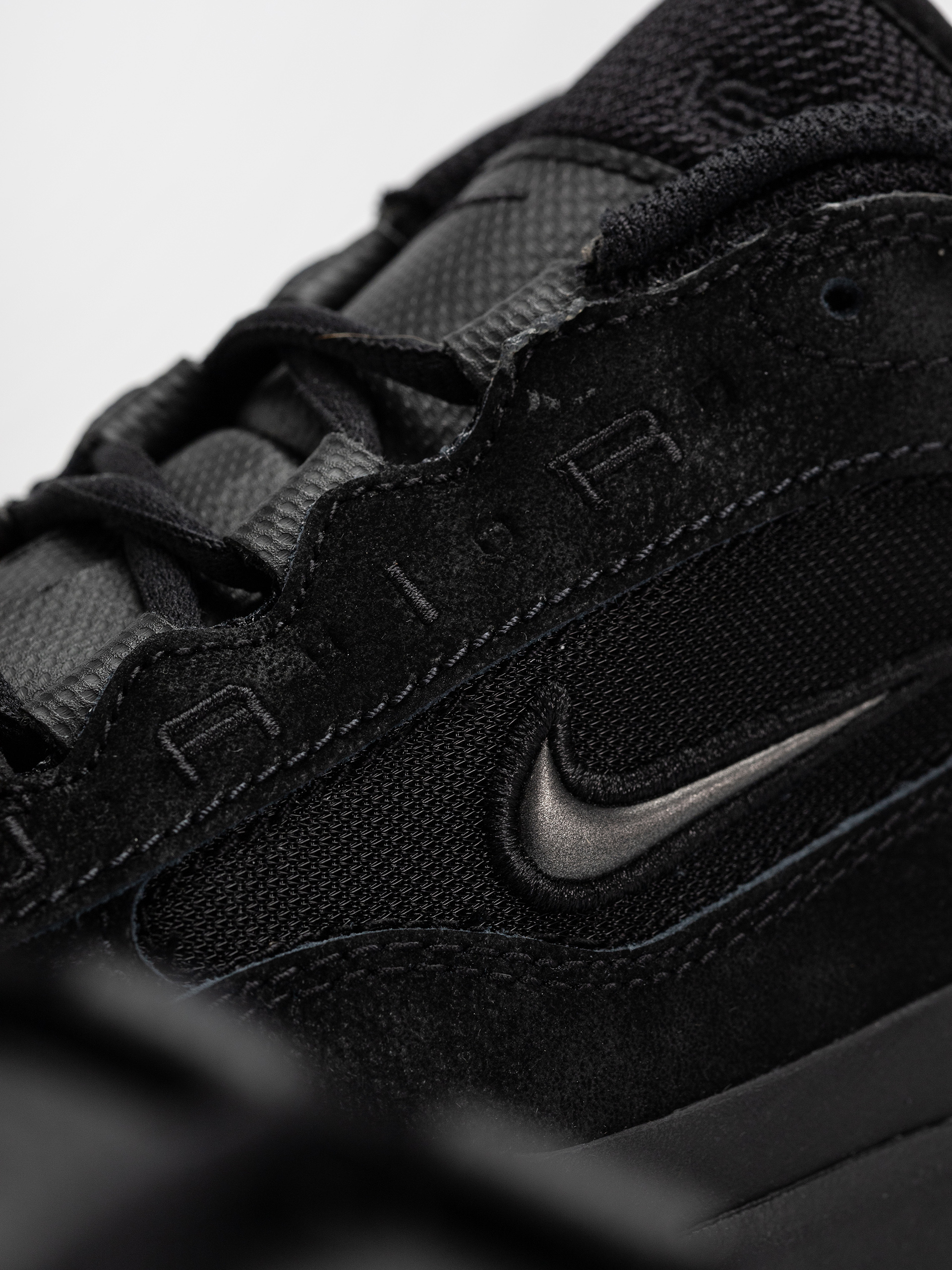 Pantofi Nike SB Air Max Ishod (black/black black black)
