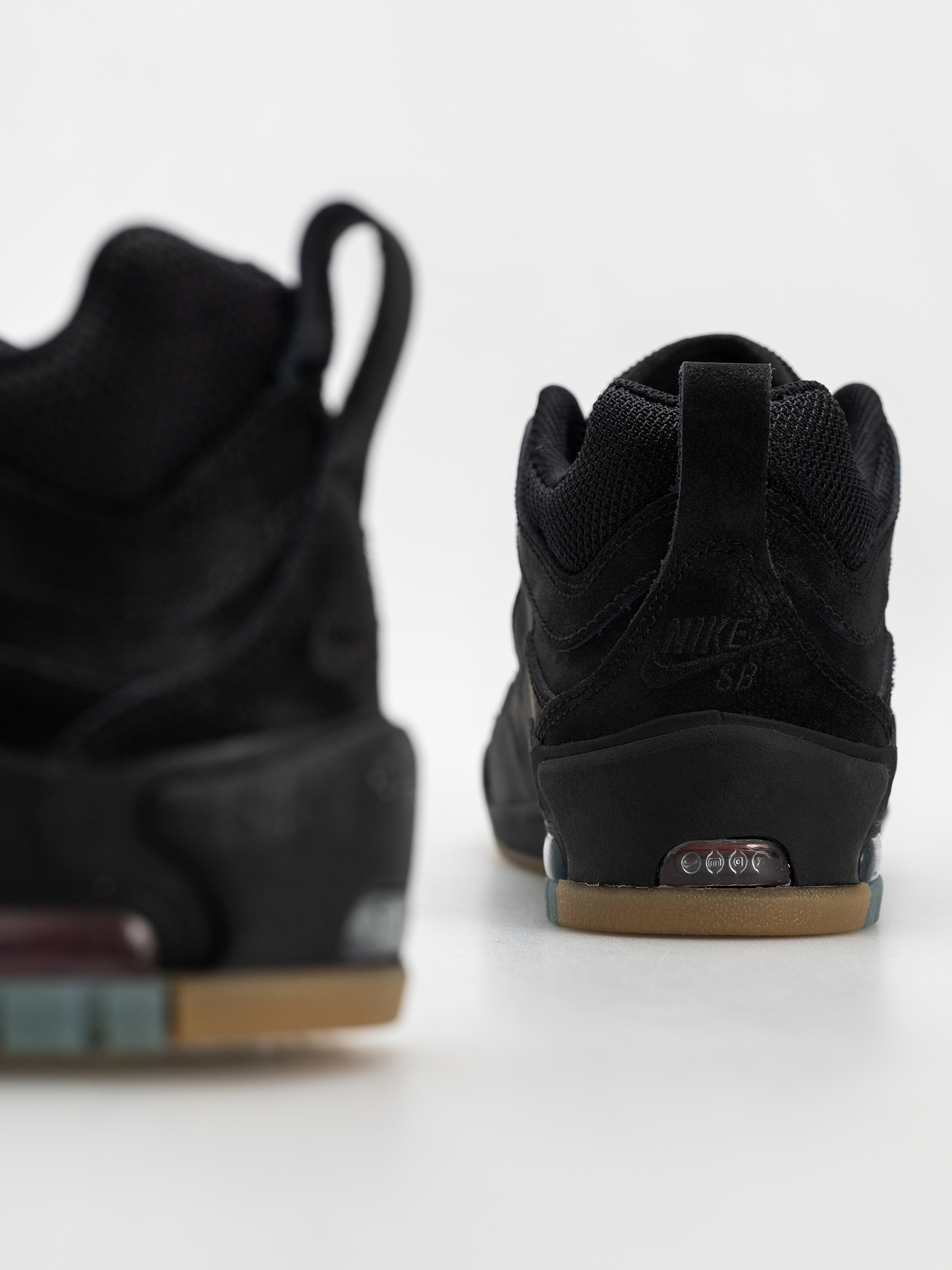 Pantofi Nike SB Air Max Ishod (black/black black black)