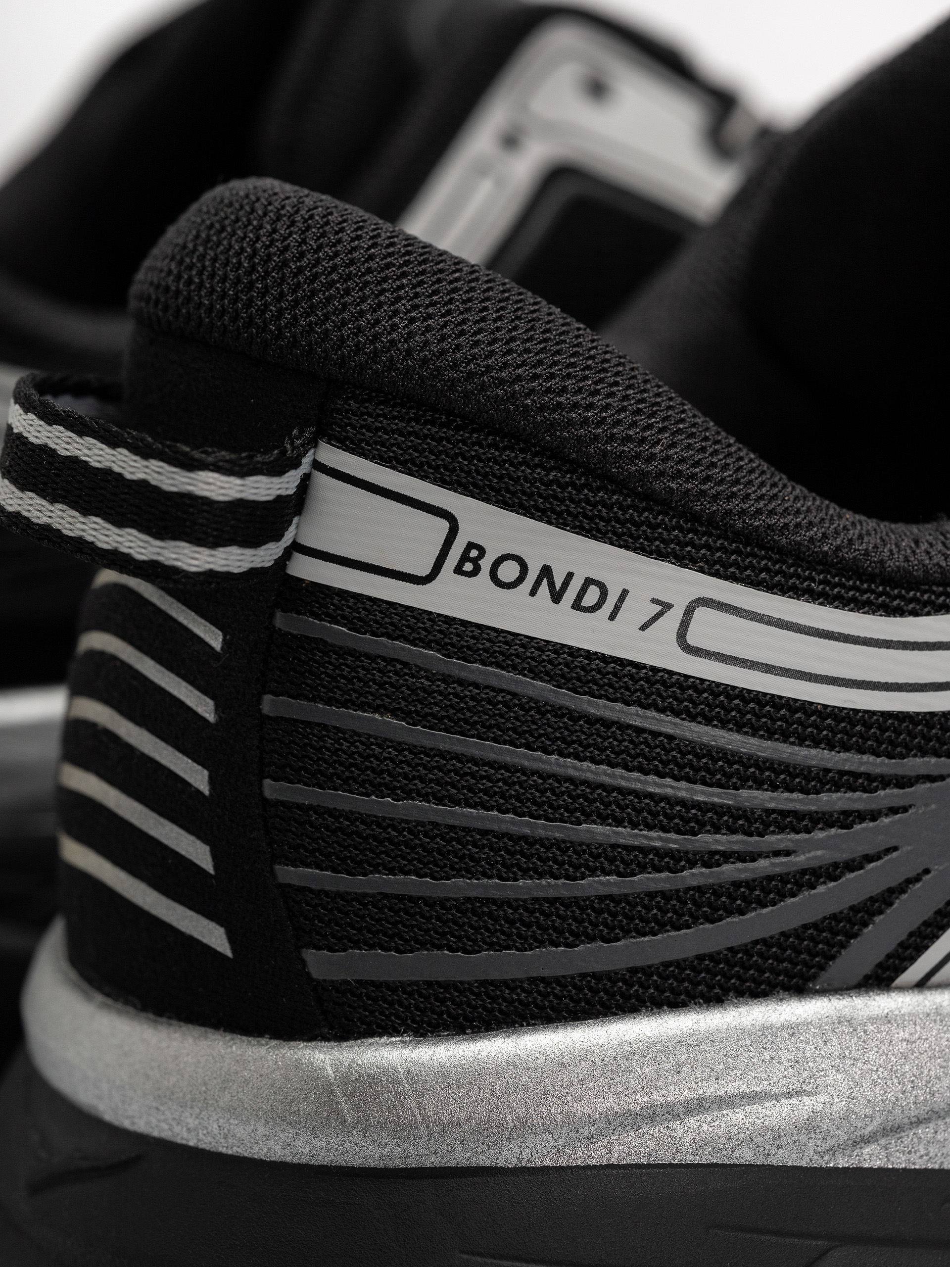 Pantofi Hoka Bondi 7 (black/stardust)