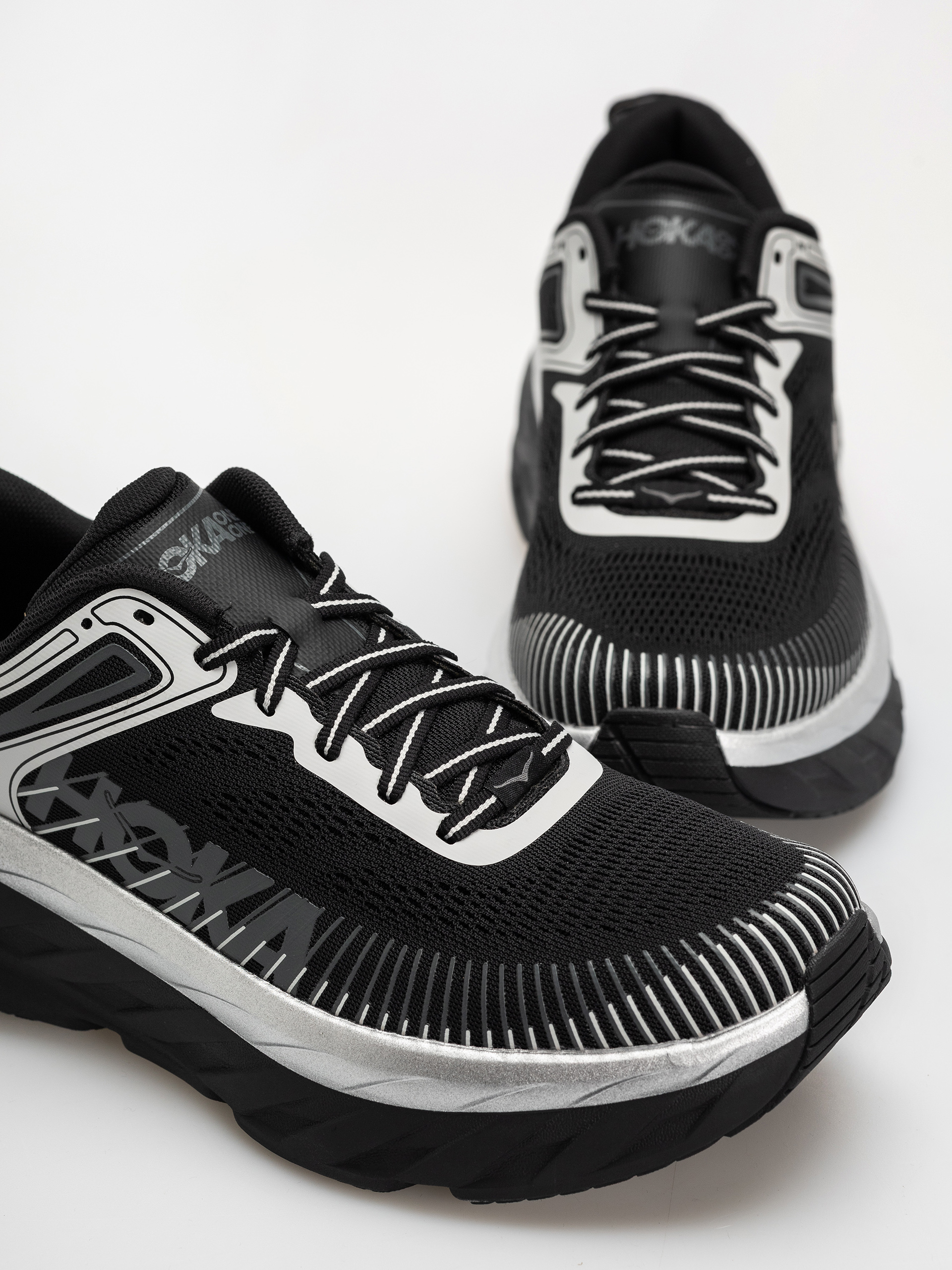 Pantofi Hoka Bondi 7 (black/stardust)