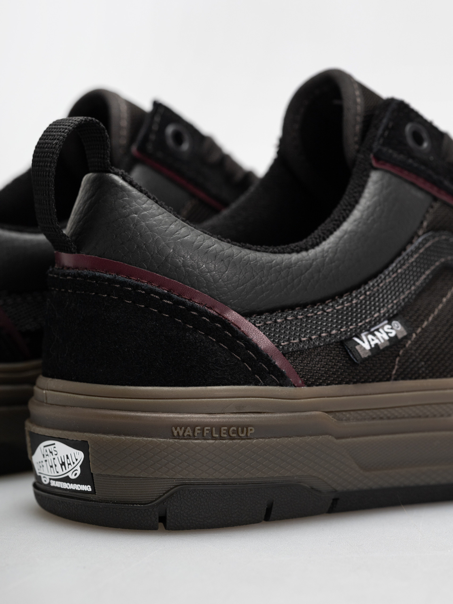 Pantofi Vans Skate Old Skool Wafflecup (black/dark gum)