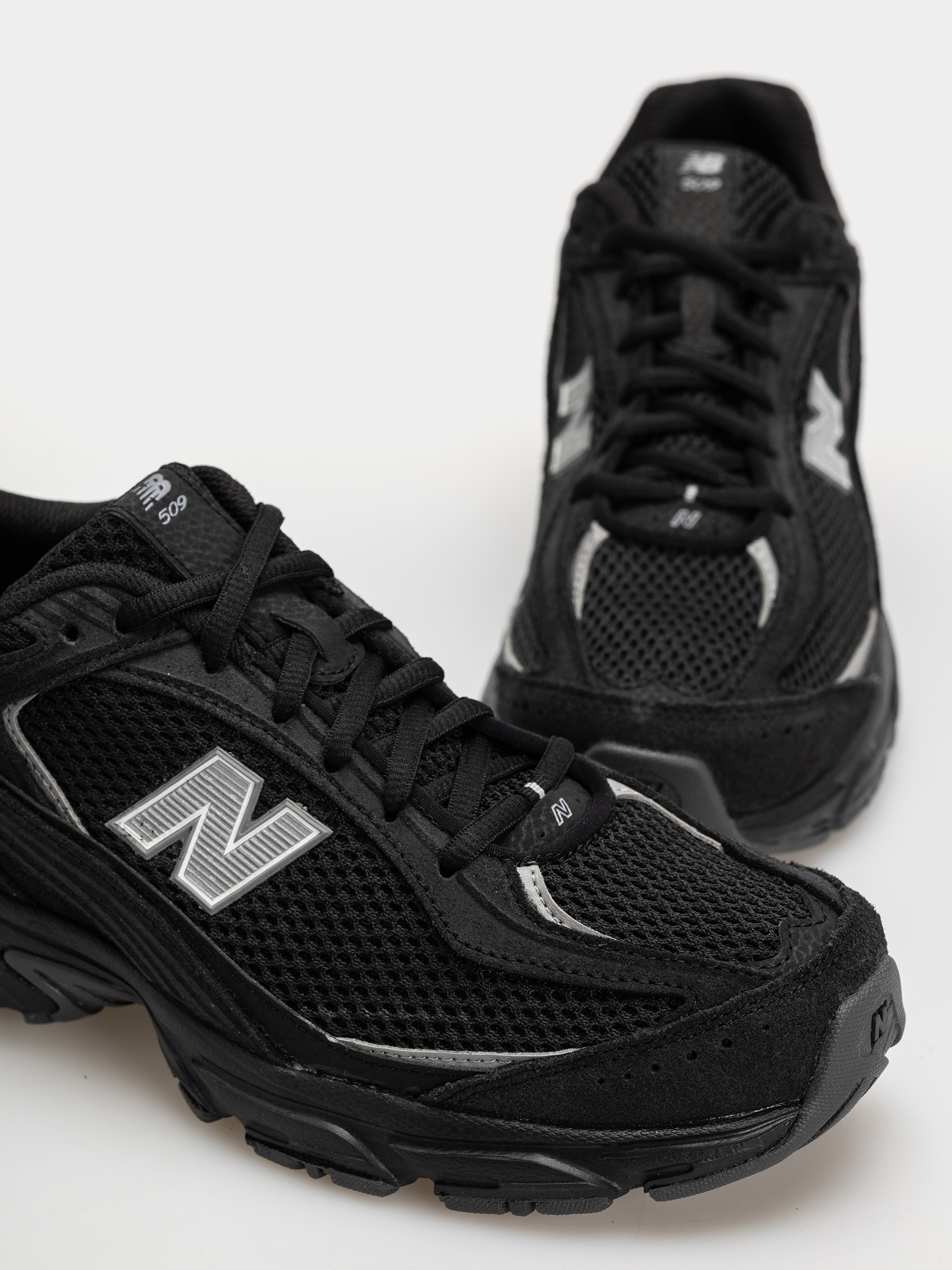 Pantofi New Balance 509 (black/black)
