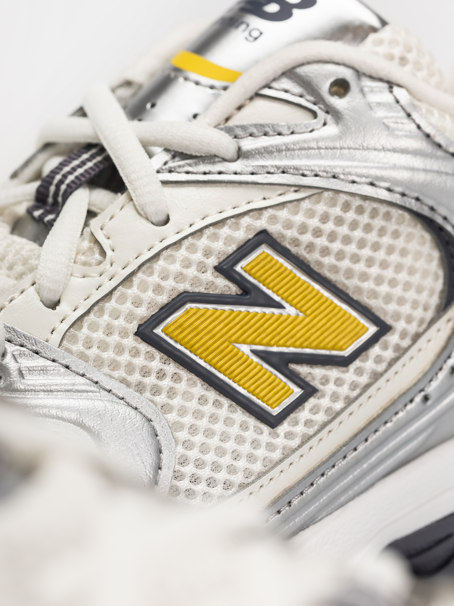 Pantofi New Balance 530 (silver metallic/sea salt/apollo gold)