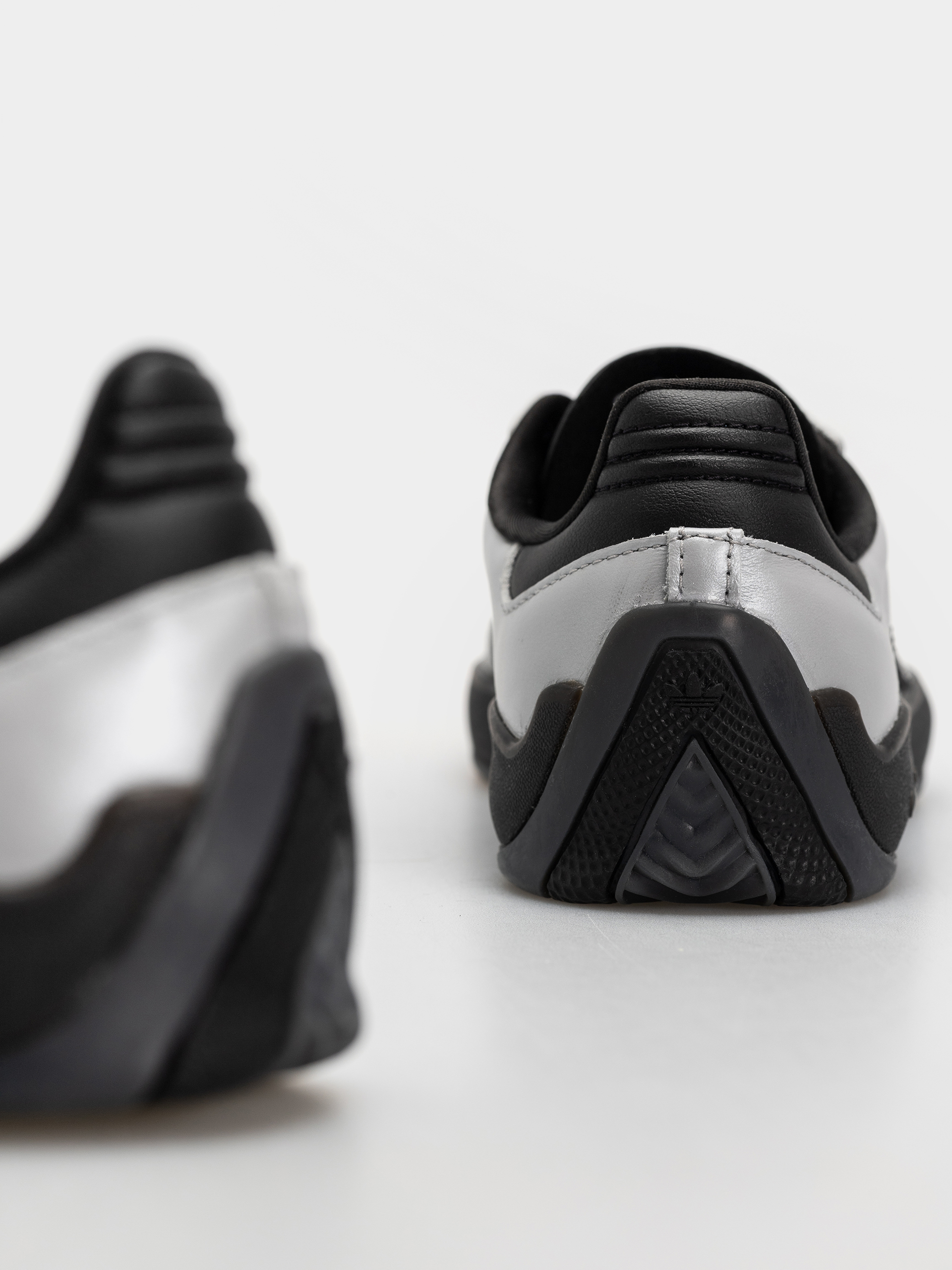 Pantofi adidas Puig Samba (silvmt/cblack/cblack)