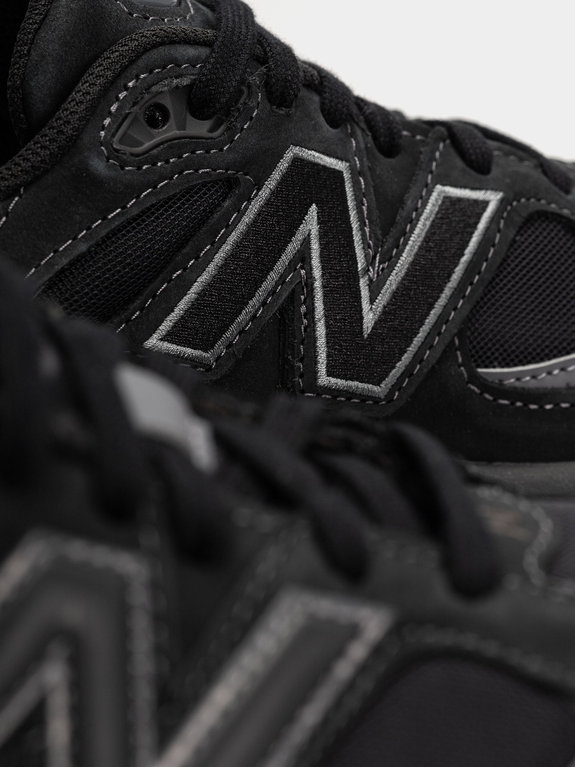 Pantofi New Balance 9060 (black/castlerock)