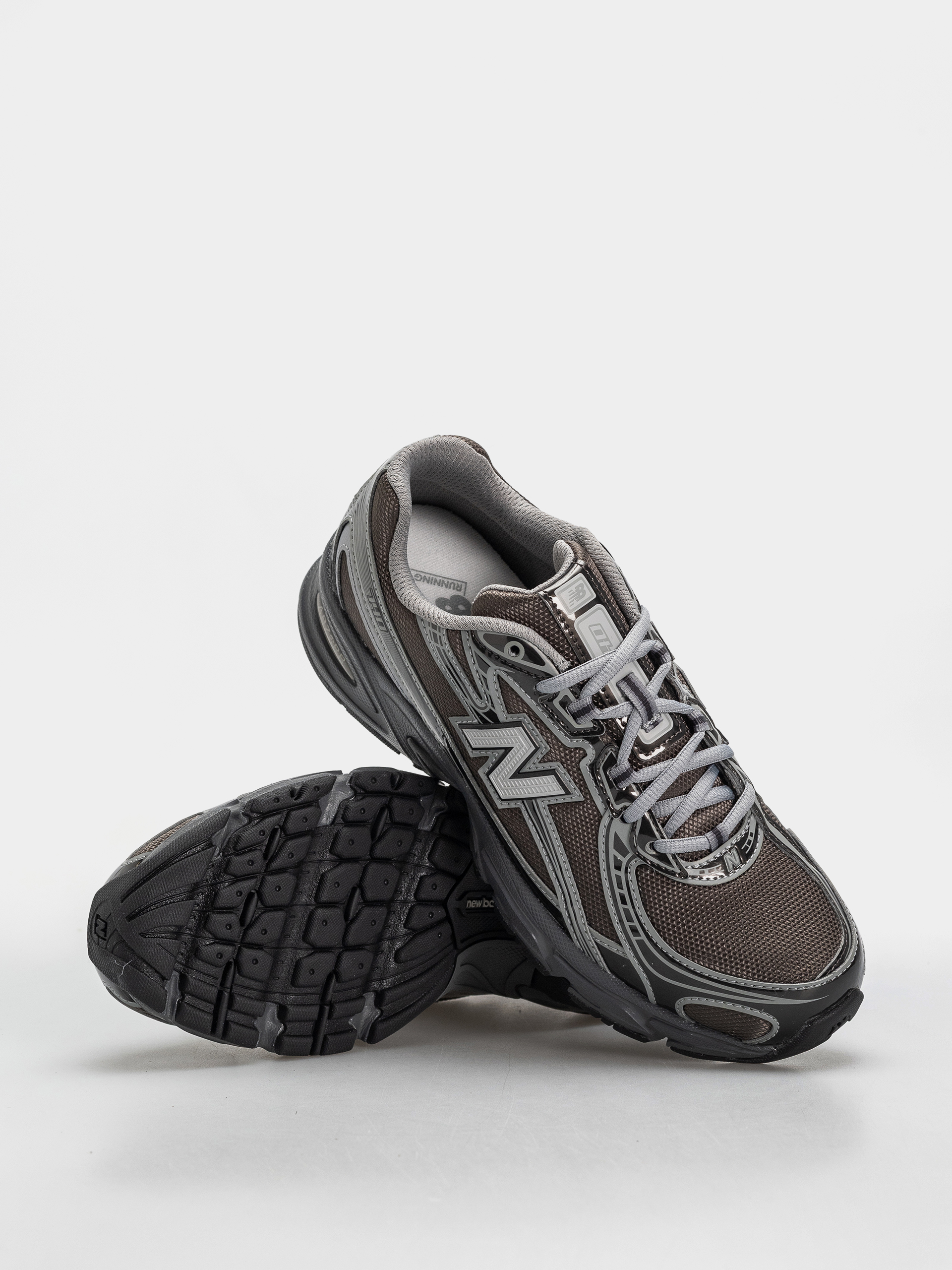 Pantofi New Balance 740 (black metallic/castlerock pfp)