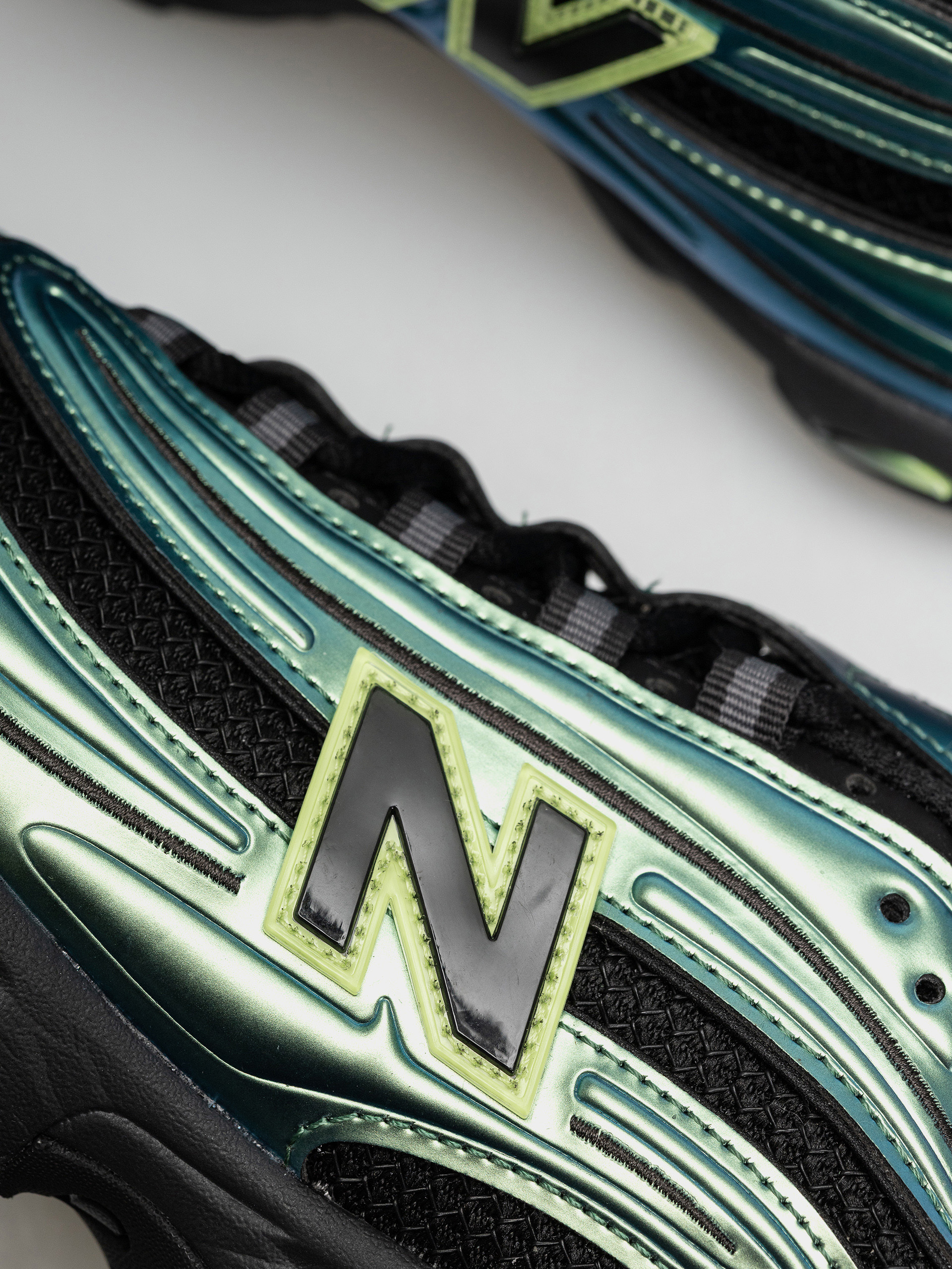 Pantofi New Balance 1000 (faded black/afterglow)